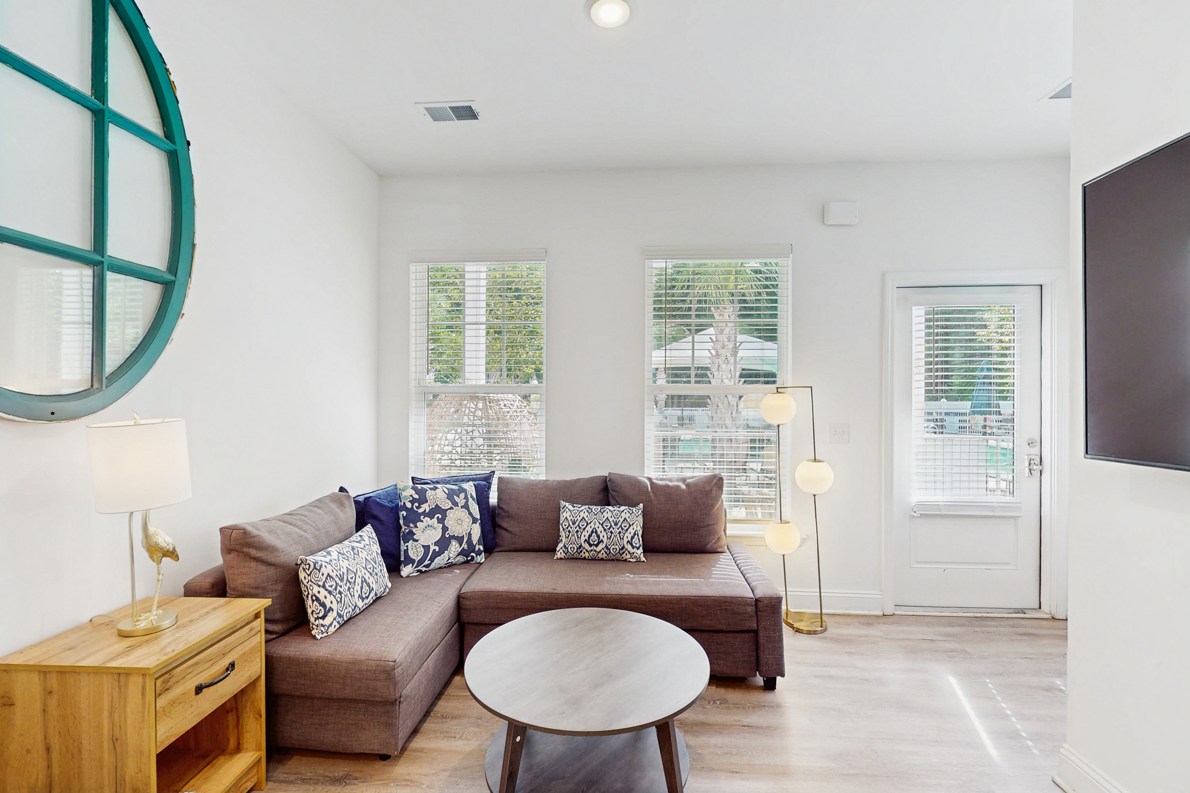 Modern 3BR Cottage in Pet Friendly Luxury Resort w/ Pool