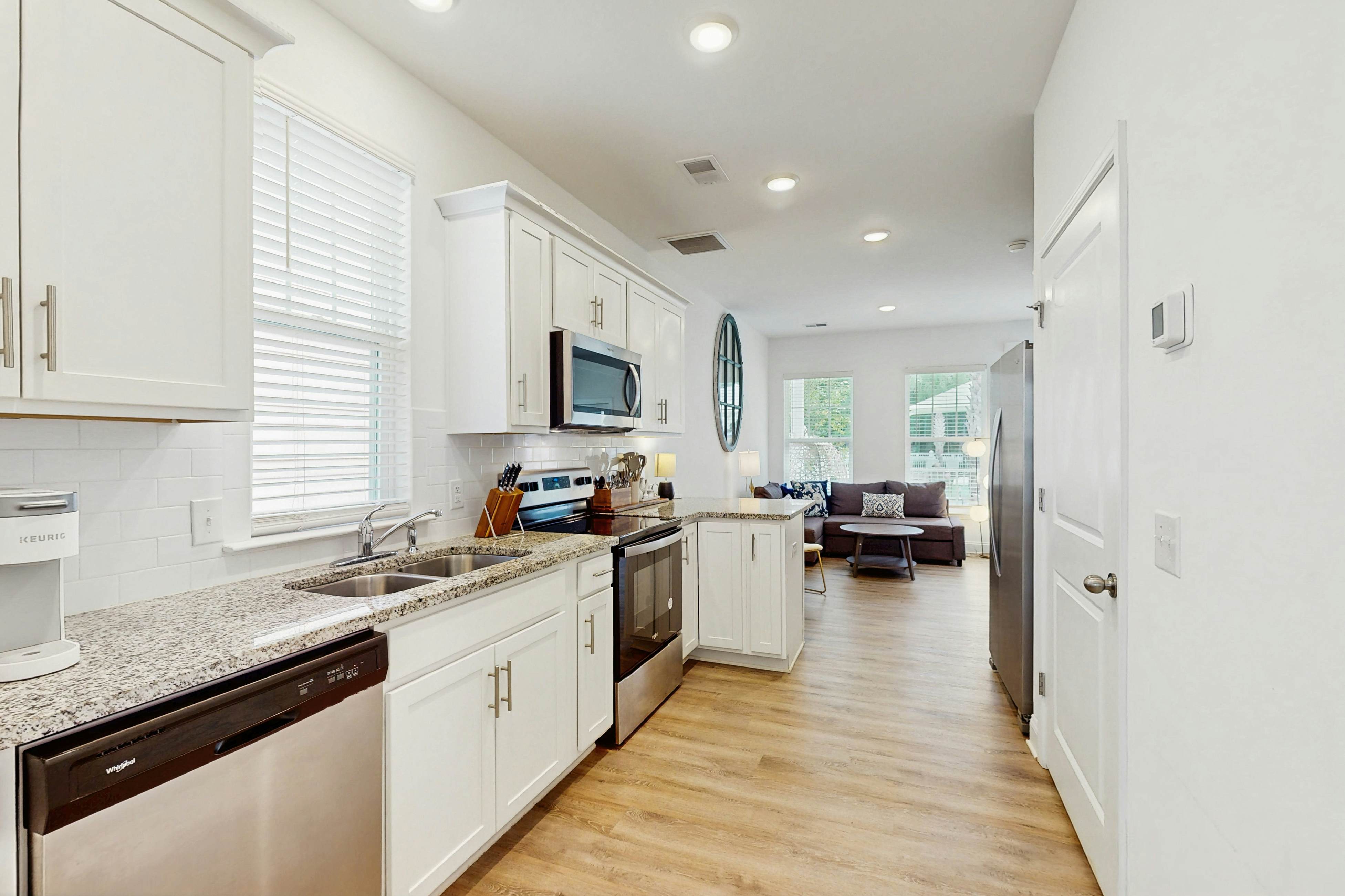 Modern 3BR Cottage in Pet Friendly Luxury Resort w/ Pool