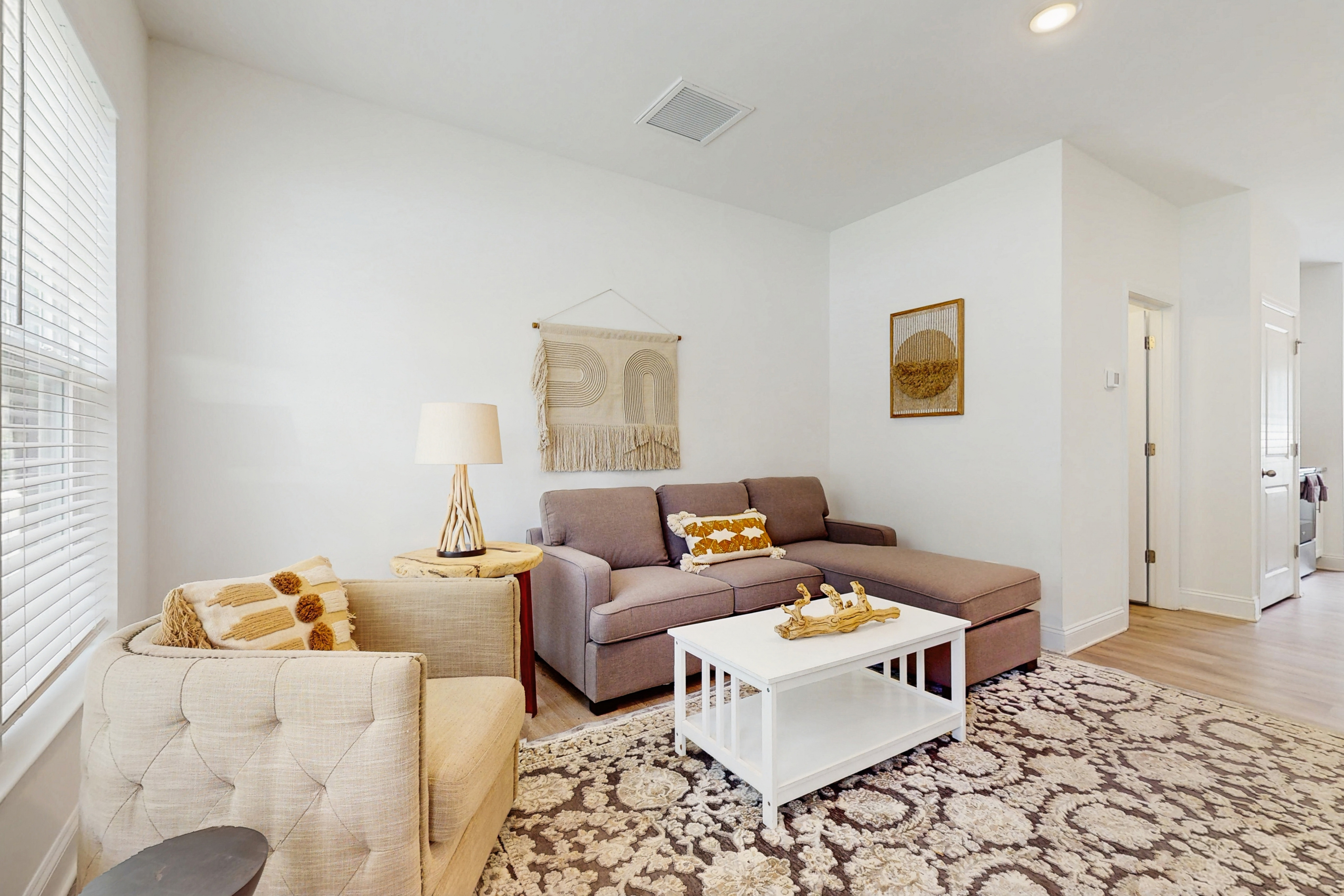 Cozy 2BR Pet Friendly Walkable Resort Cottage w/ Pool Access