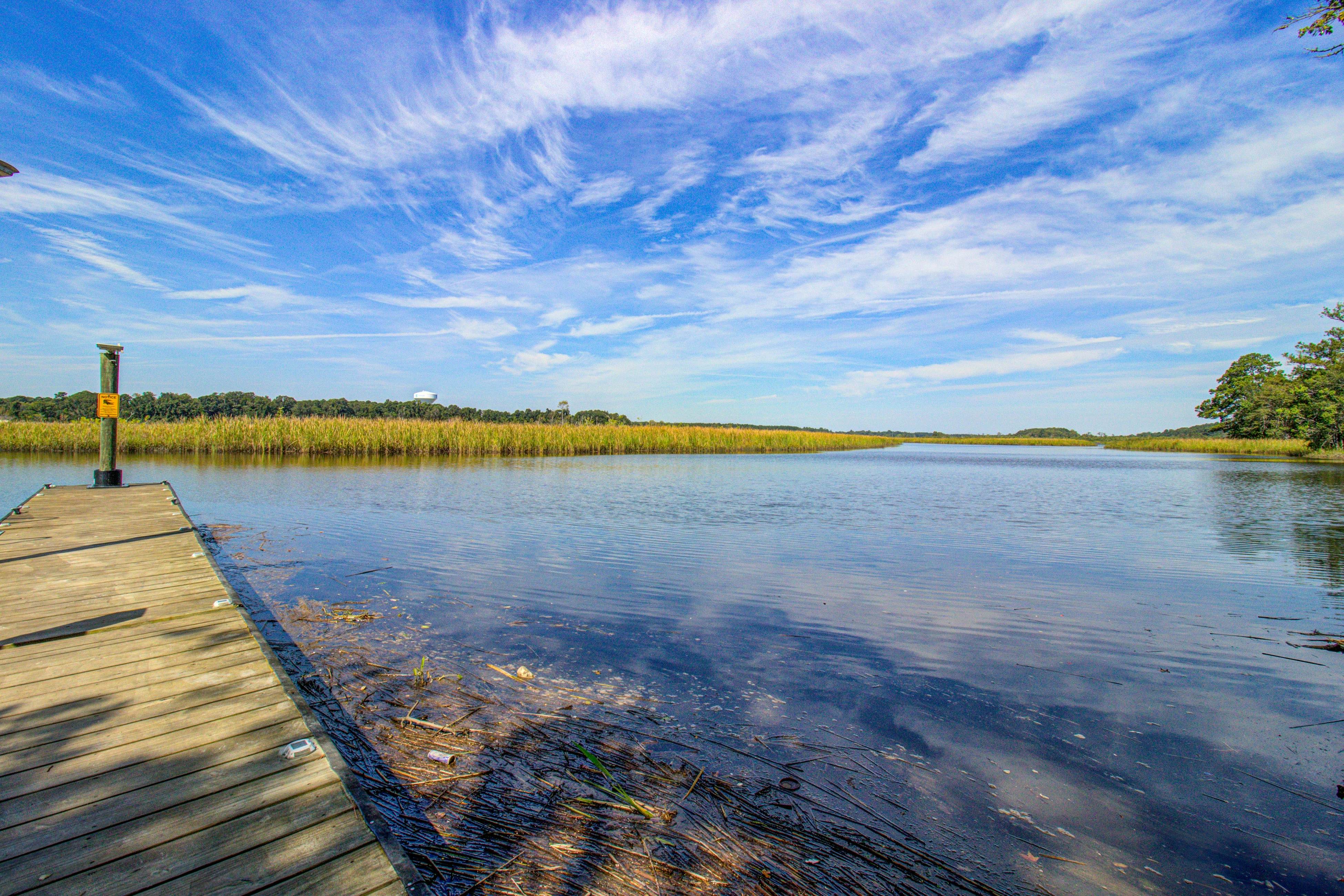 Cozy 2BR Pet Friendly Walkable Resort Cottage w/ Pool Access