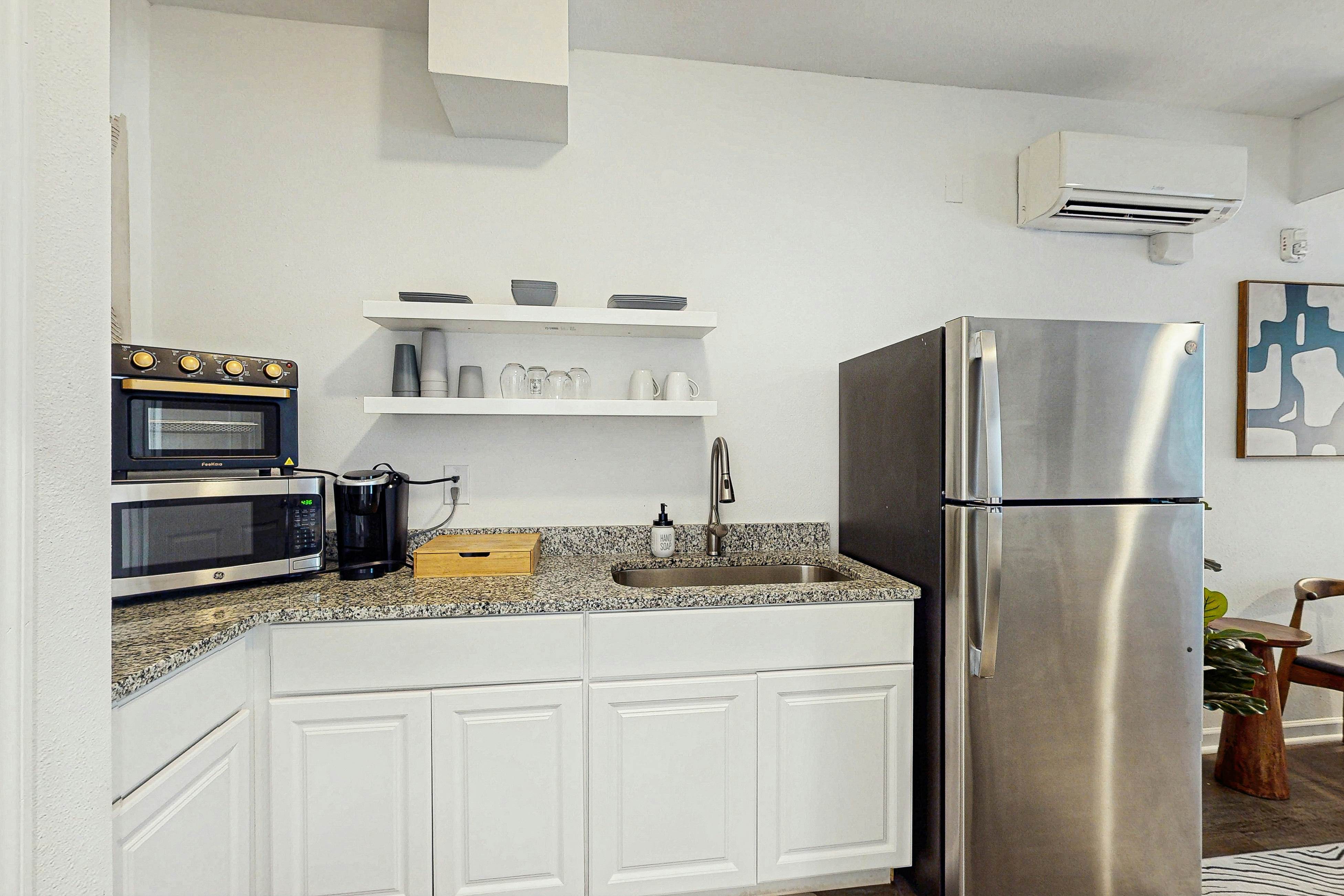 1st Floor Studio in Pet Friendly Walkable Resort with Pools