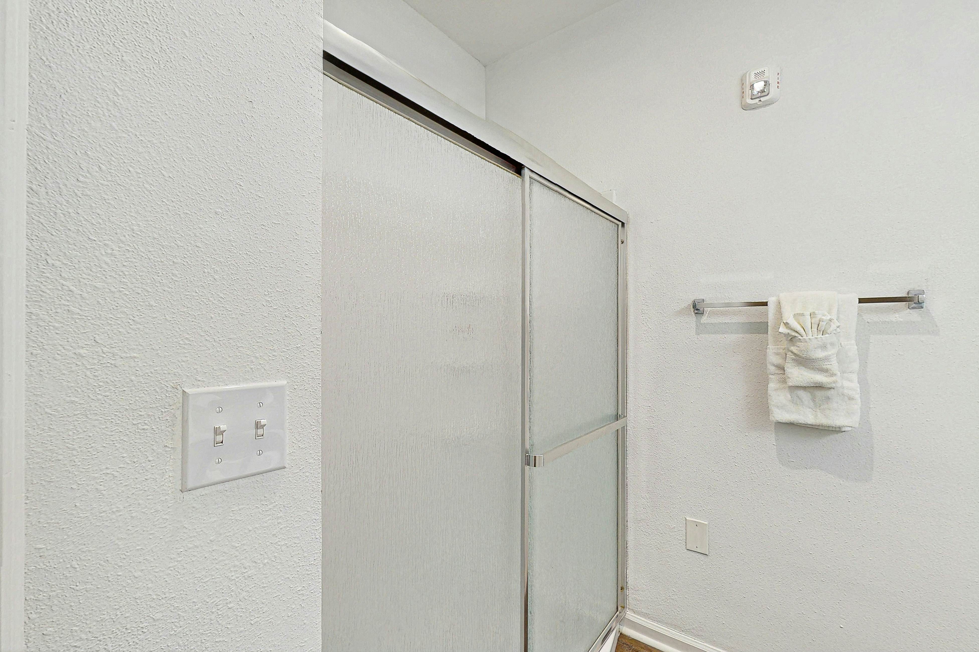 1st Floor Studio in Pet Friendly Walkable Resort with Pools