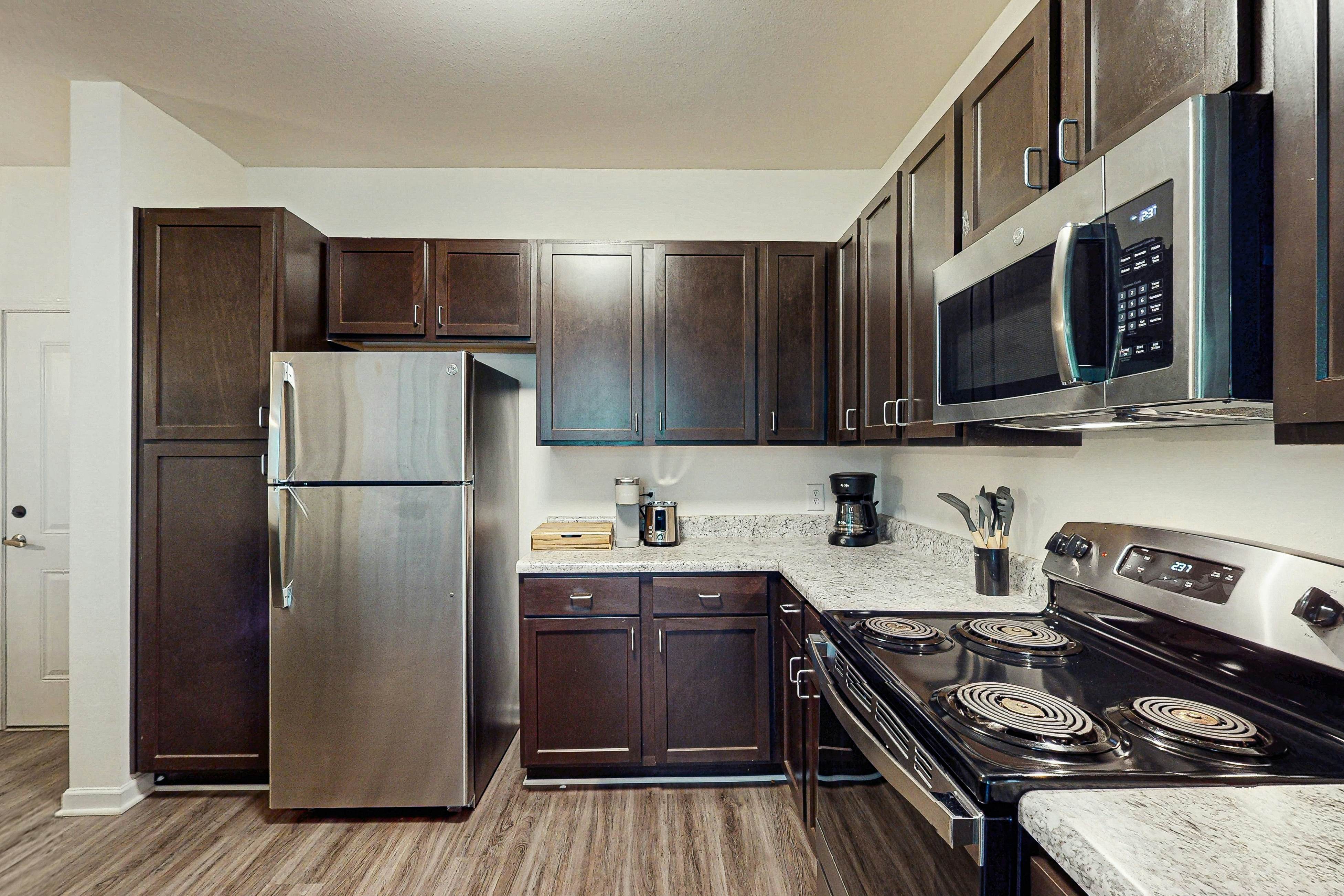 Spacious 3BR in Pet Friendly Walkable Resort with a Pool