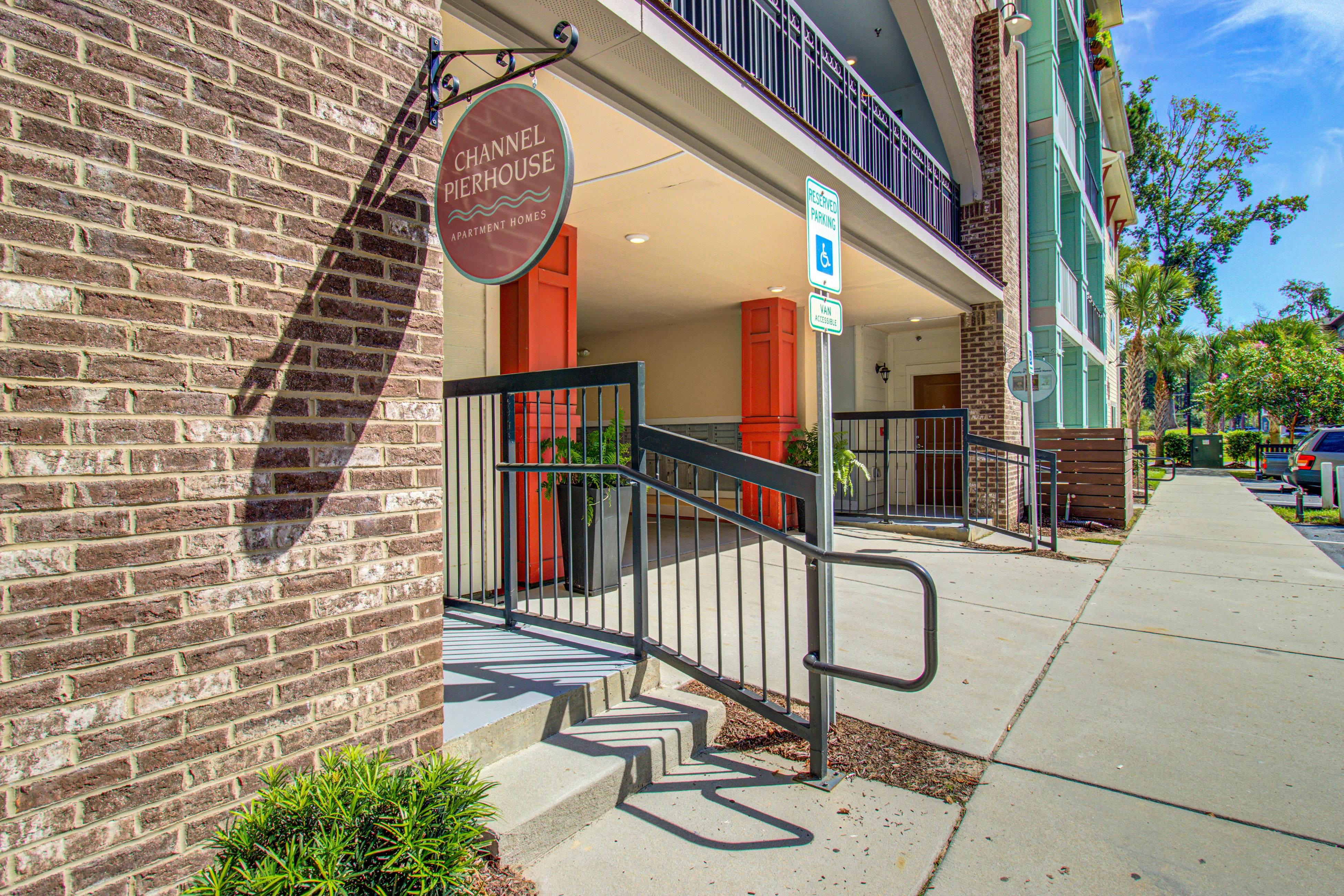 Spacious 3BR in Pet Friendly Walkable Resort with a Pool