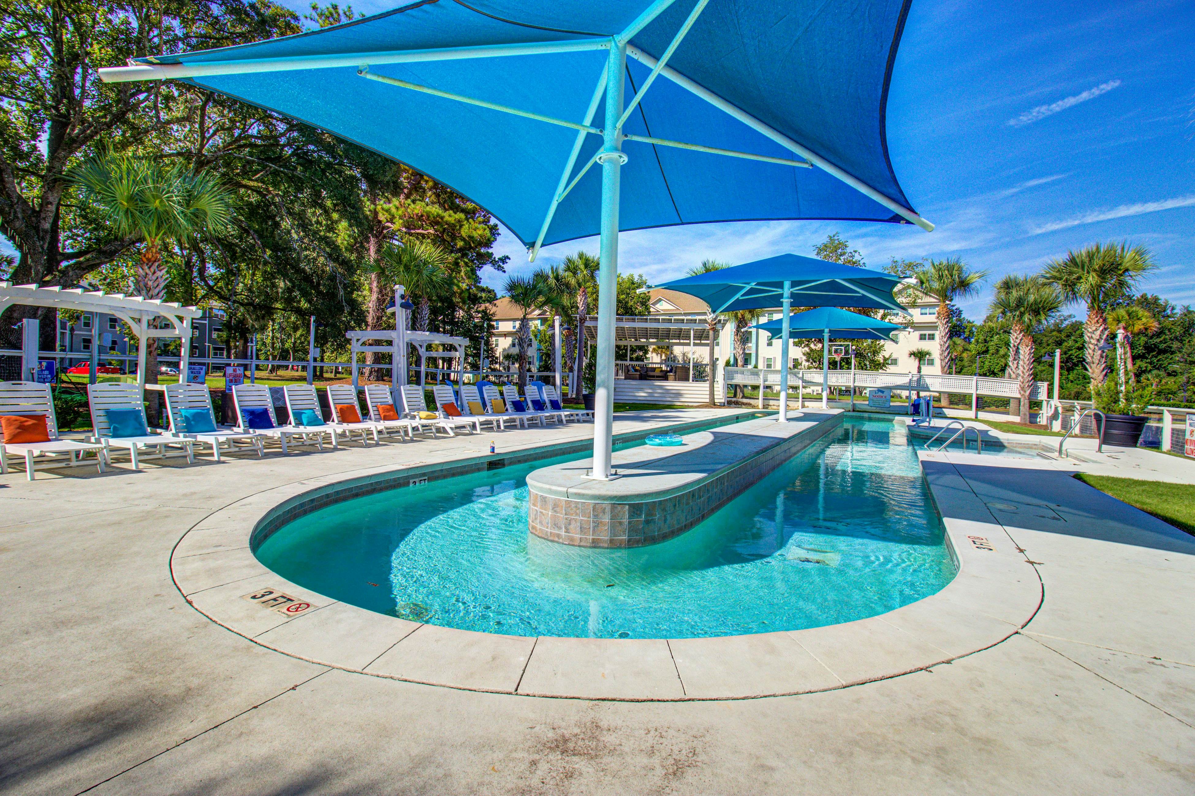 Spacious 3BR in Pet Friendly Walkable Resort with a Pool