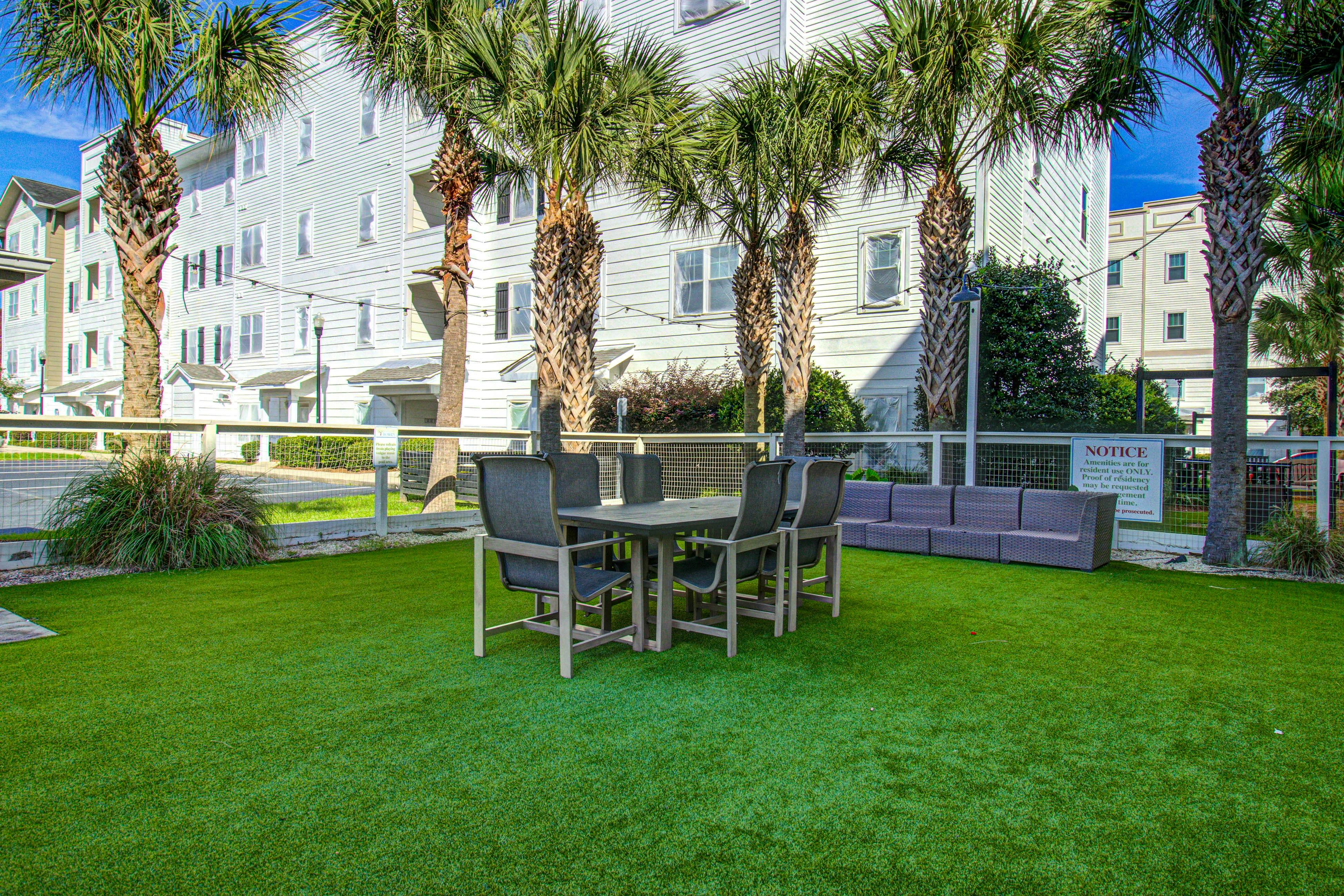 Spacious 3BR in Pet Friendly Walkable Resort with a Pool