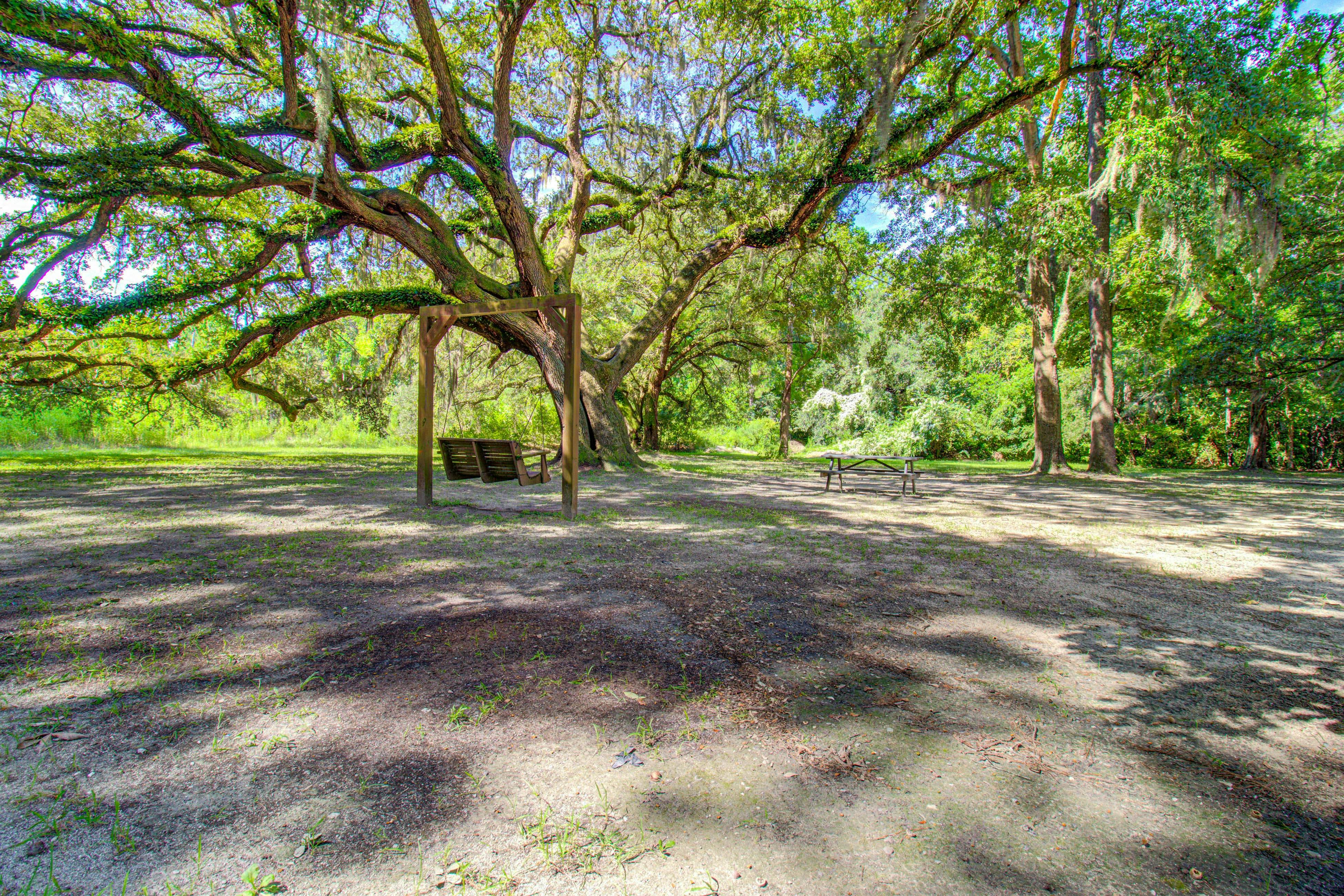 Spacious 3BR in Pet Friendly Walkable Resort with a Pool