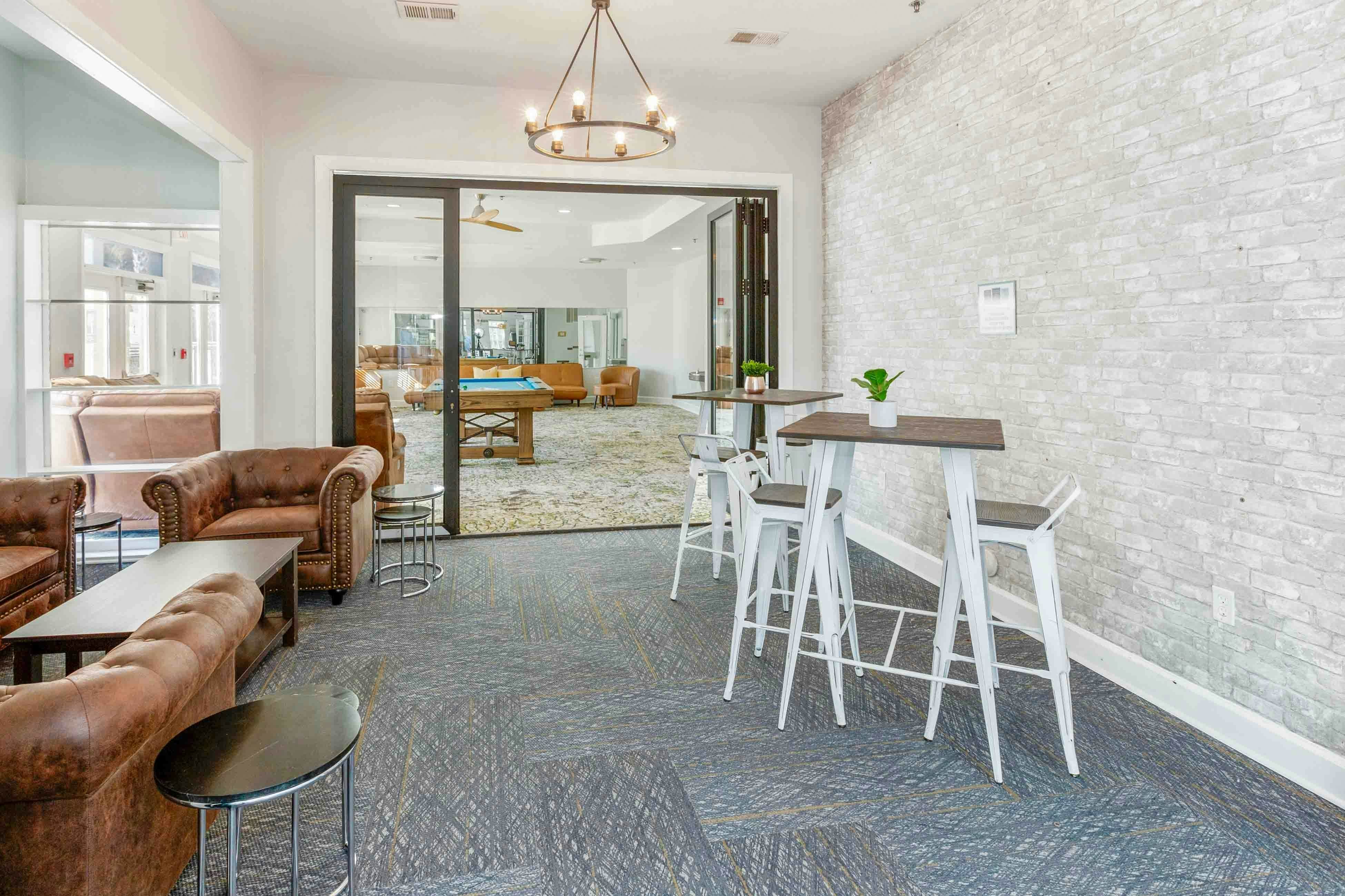 Spacious 3BR in Pet Friendly Walkable Resort with a Pool