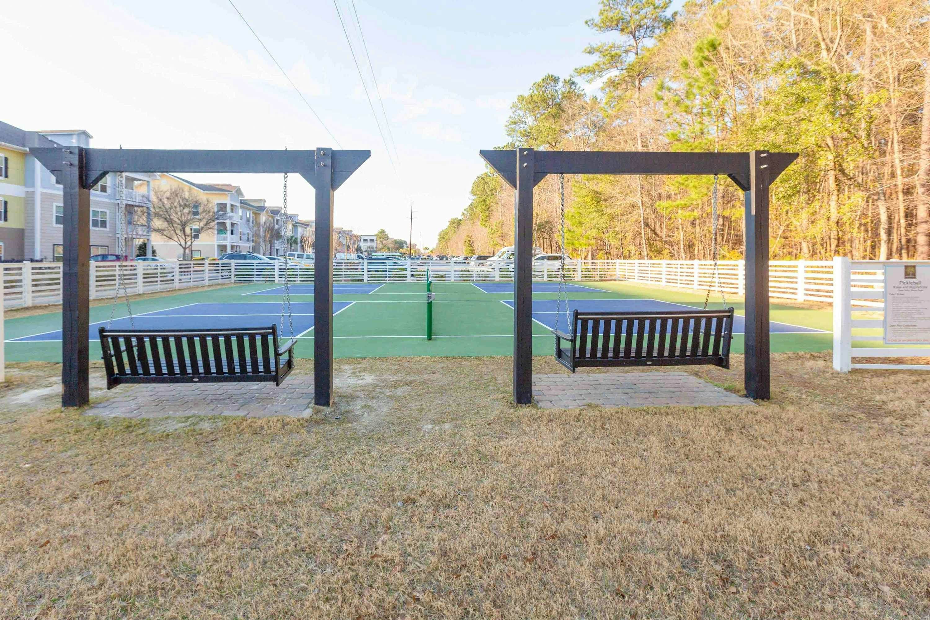 Spacious 3BR in Pet Friendly Walkable Resort with a Pool