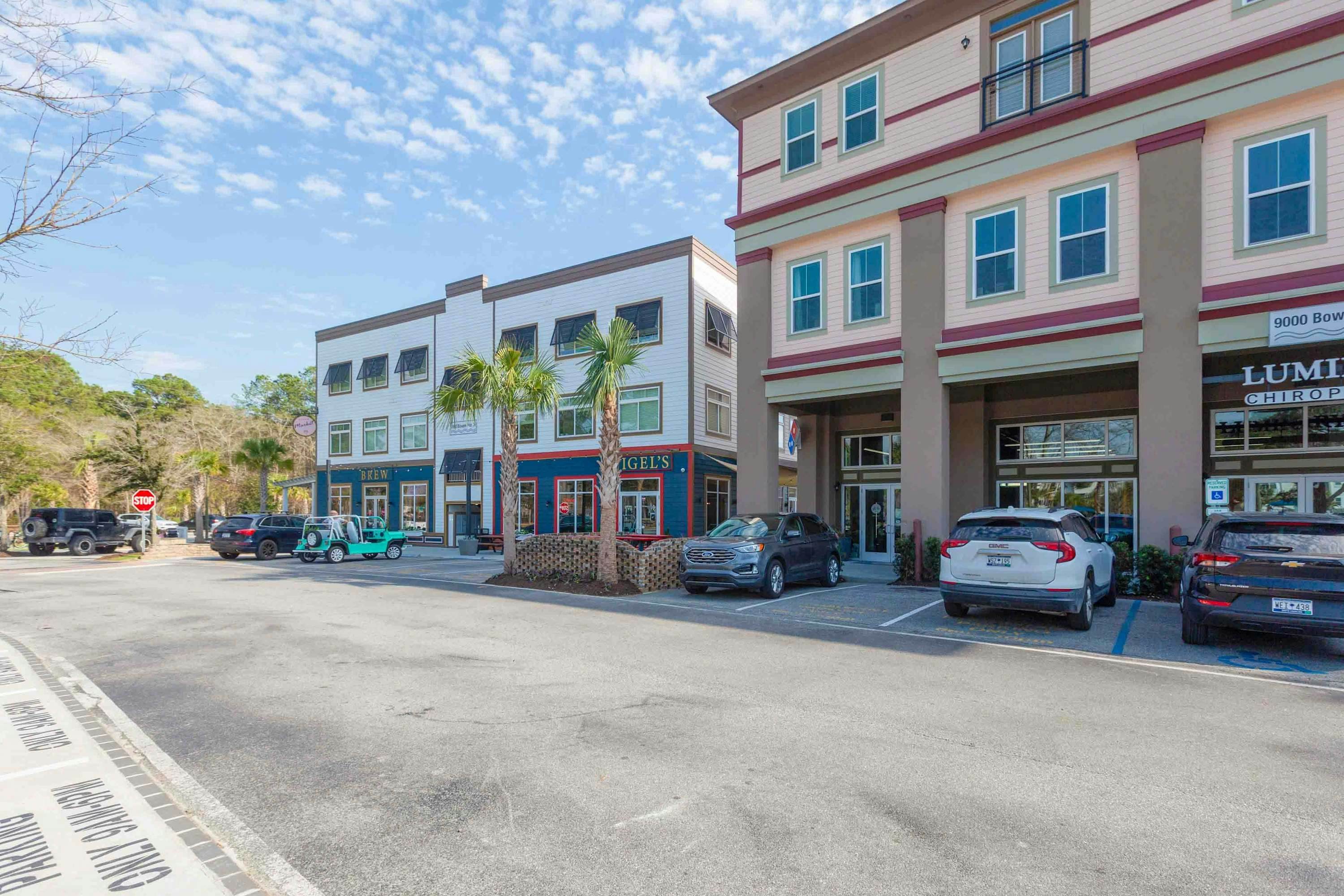 Spacious 3BR in Pet Friendly Walkable Resort with a Pool