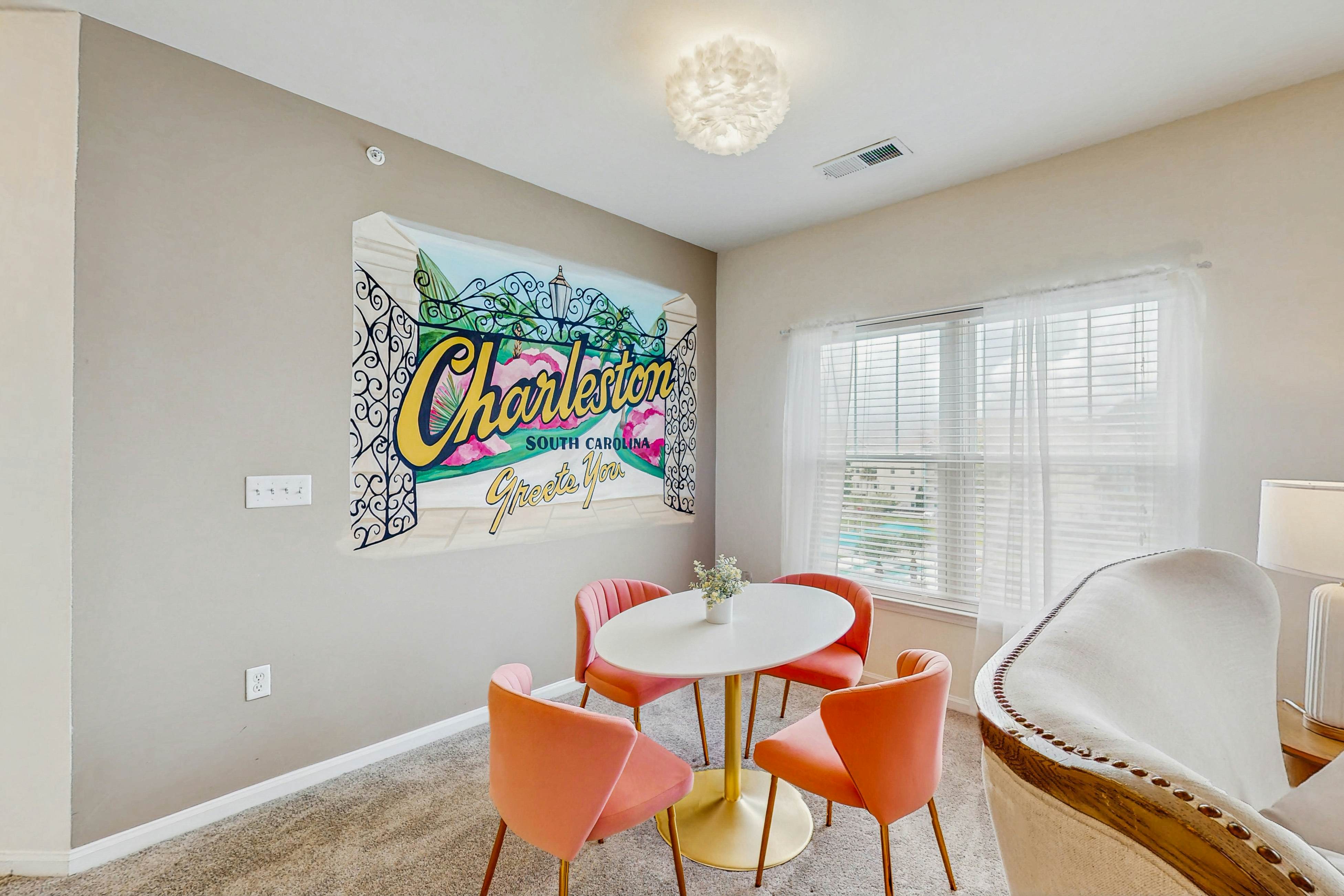 Stylish 2BR:  Pet Friendly in Walkable Resort with a Pool