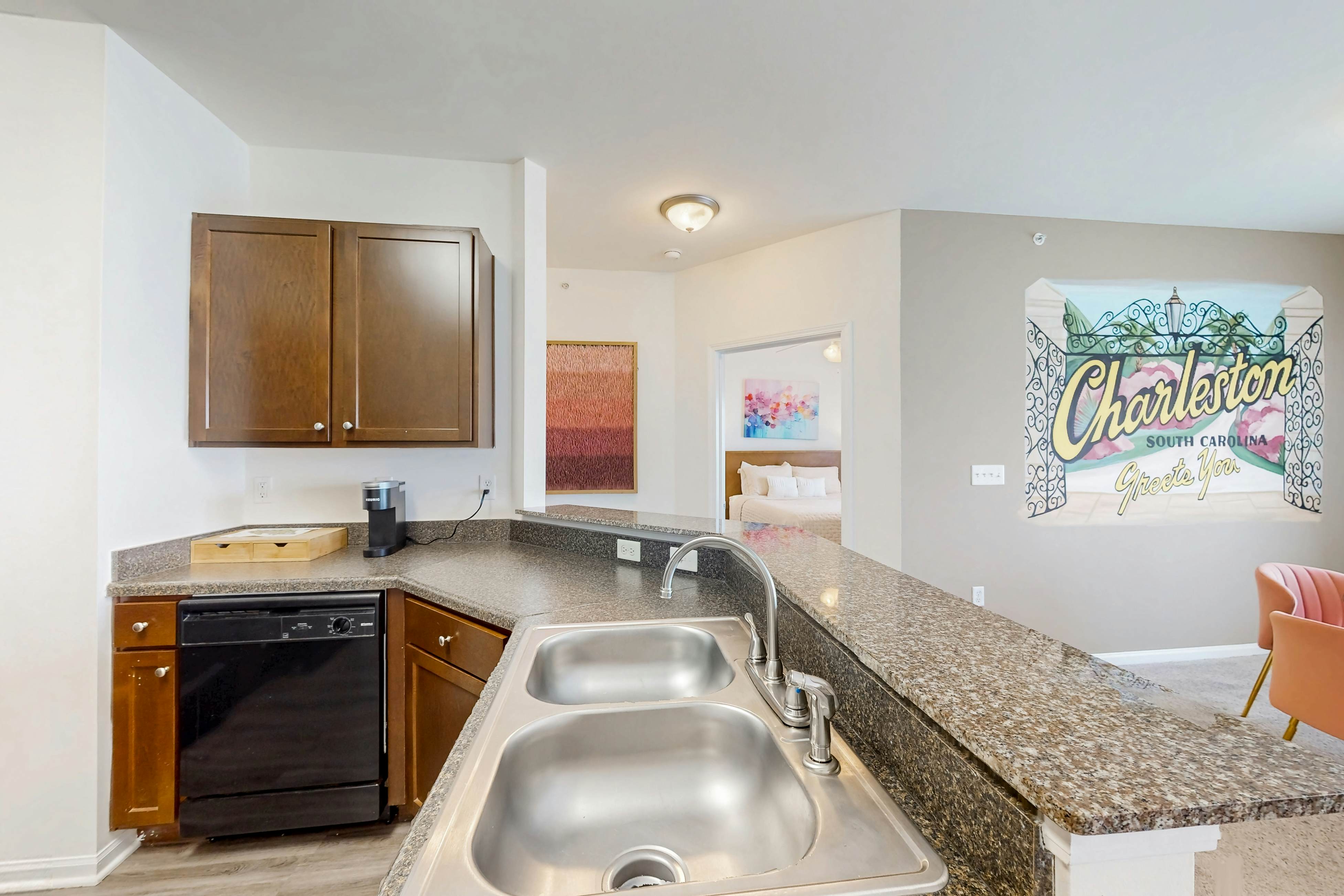 Stylish 2BR:  Pet Friendly in Walkable Resort with a Pool
