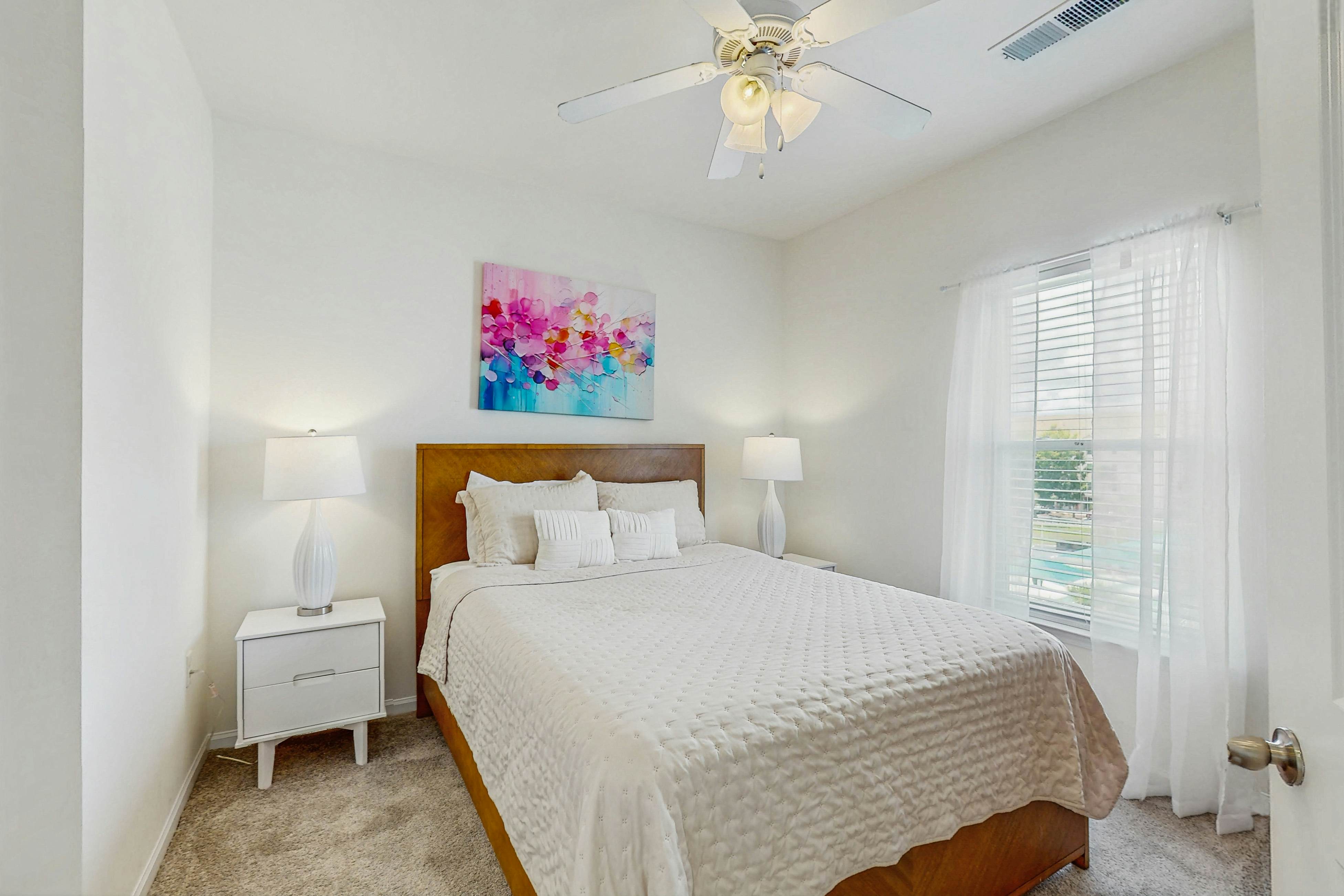 Stylish 2BR:  Pet Friendly in Walkable Resort with a Pool