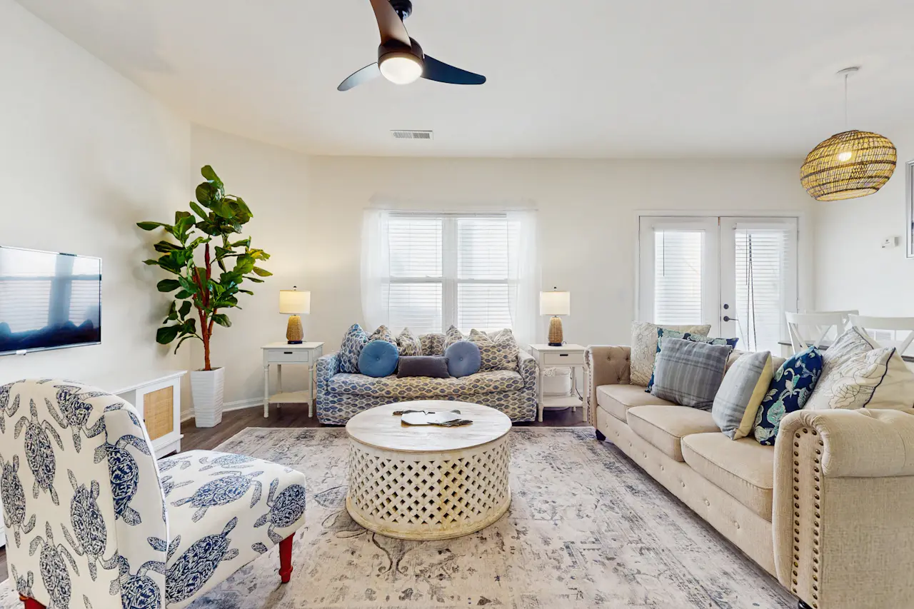 Sunny 2BR Pool View in Pet Friendly Resort w/ Pool Access | 2 Bed Goose ...