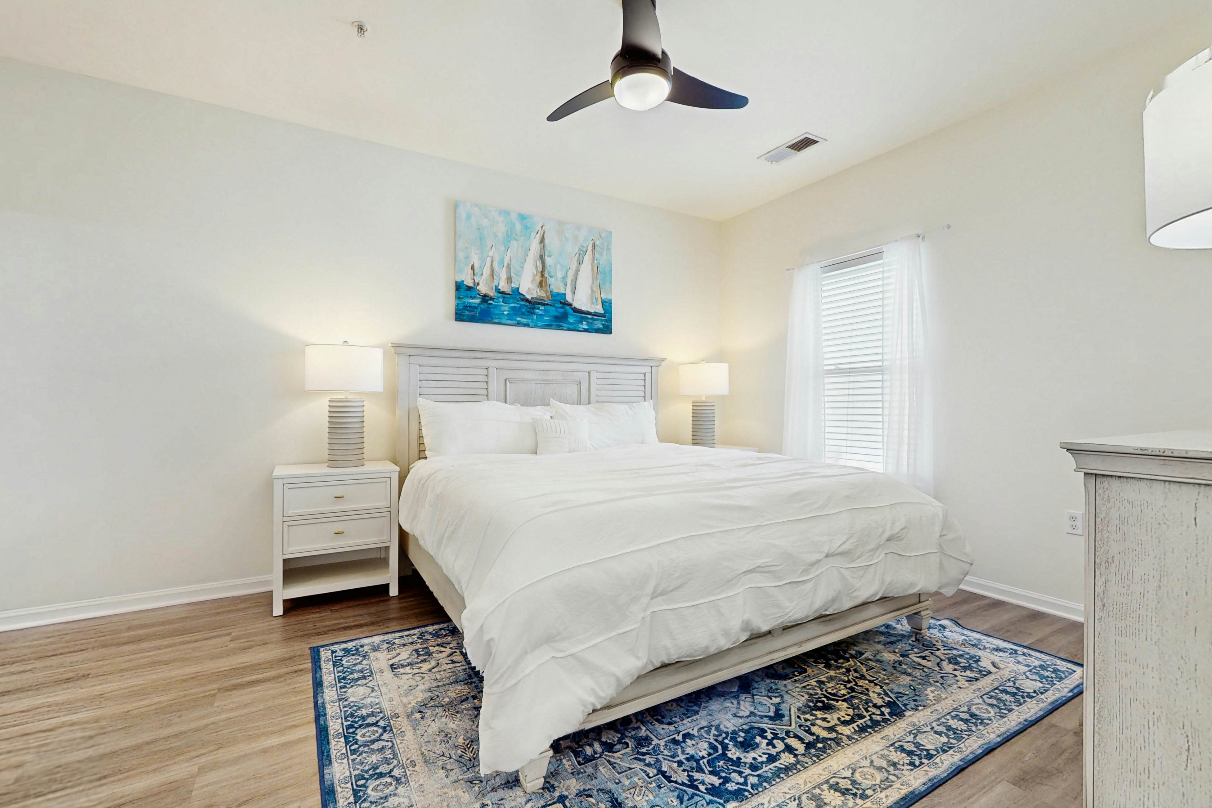 Sunny 2BR Pool View in Pet Friendly Resort w/ Pool Access