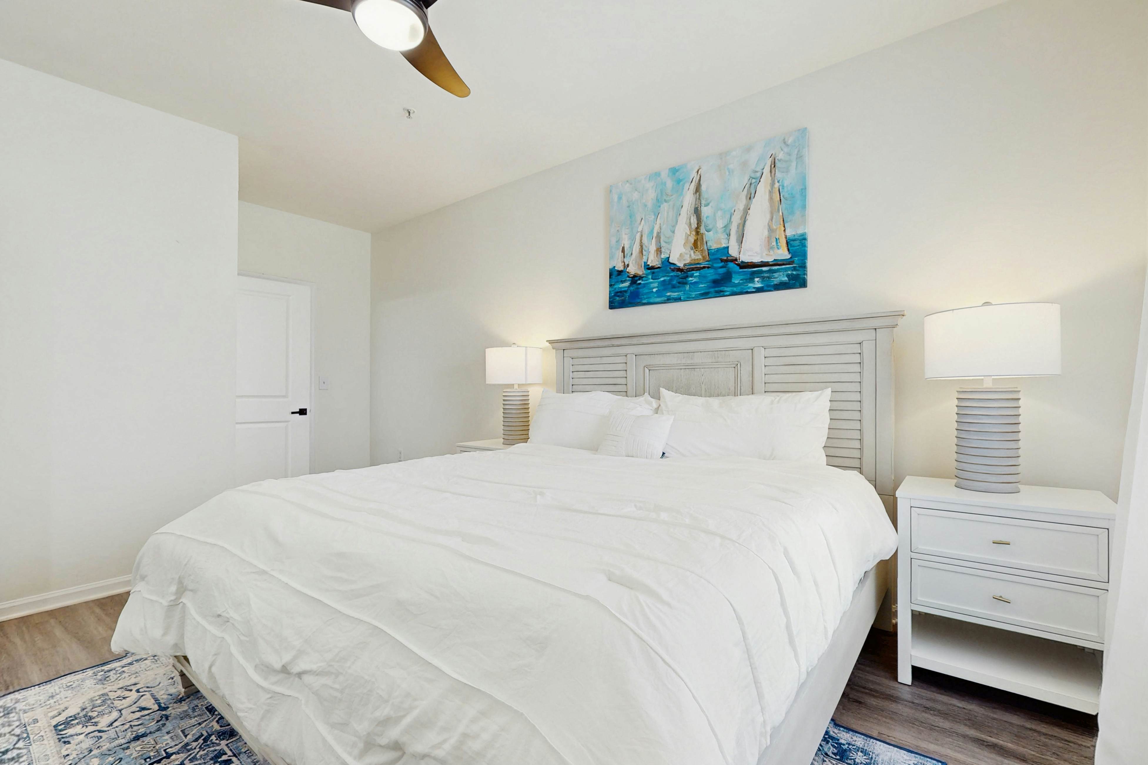 Sunny 2BR Pool View in Pet Friendly Resort w/ Pool Access