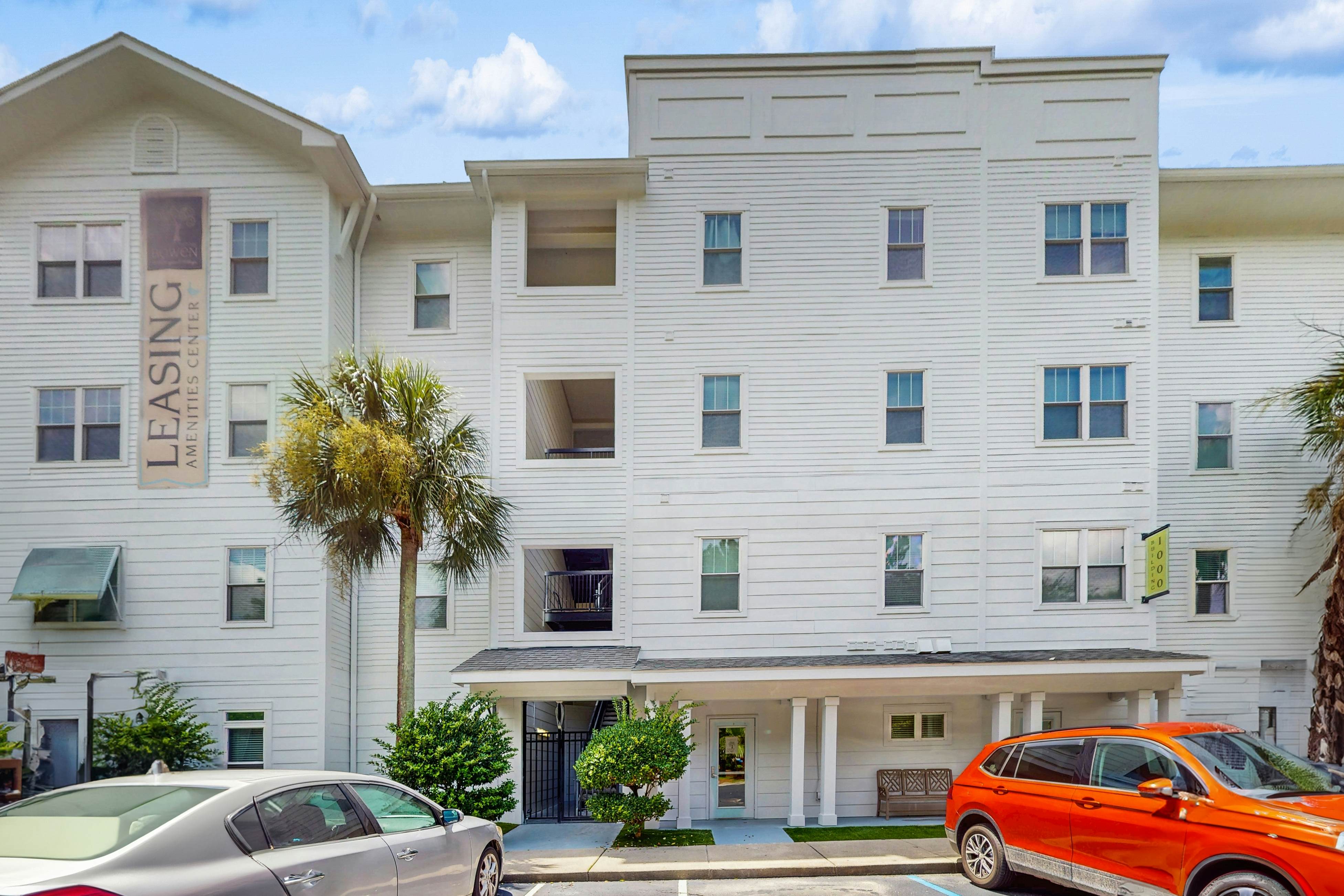 Sunny 2BR Pool View in Pet Friendly Resort w/ Pool Access