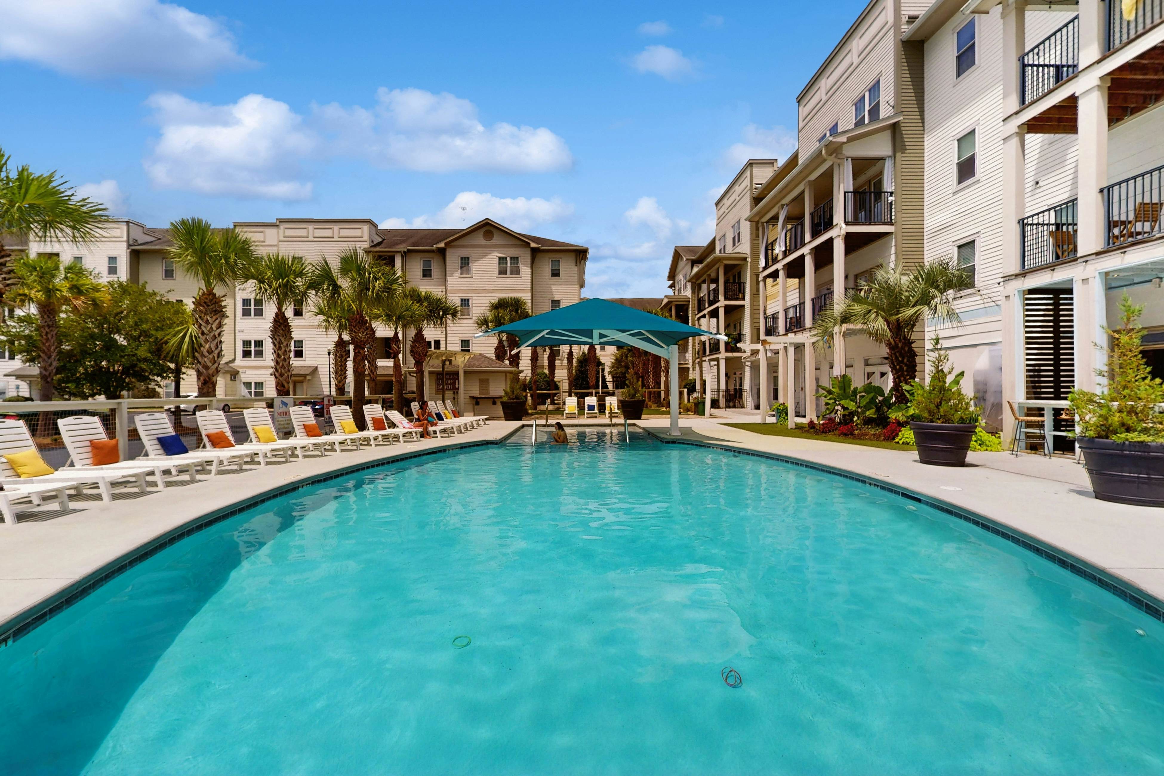 Sunny 2BR Pool View in Pet Friendly Resort w/ Pool Access