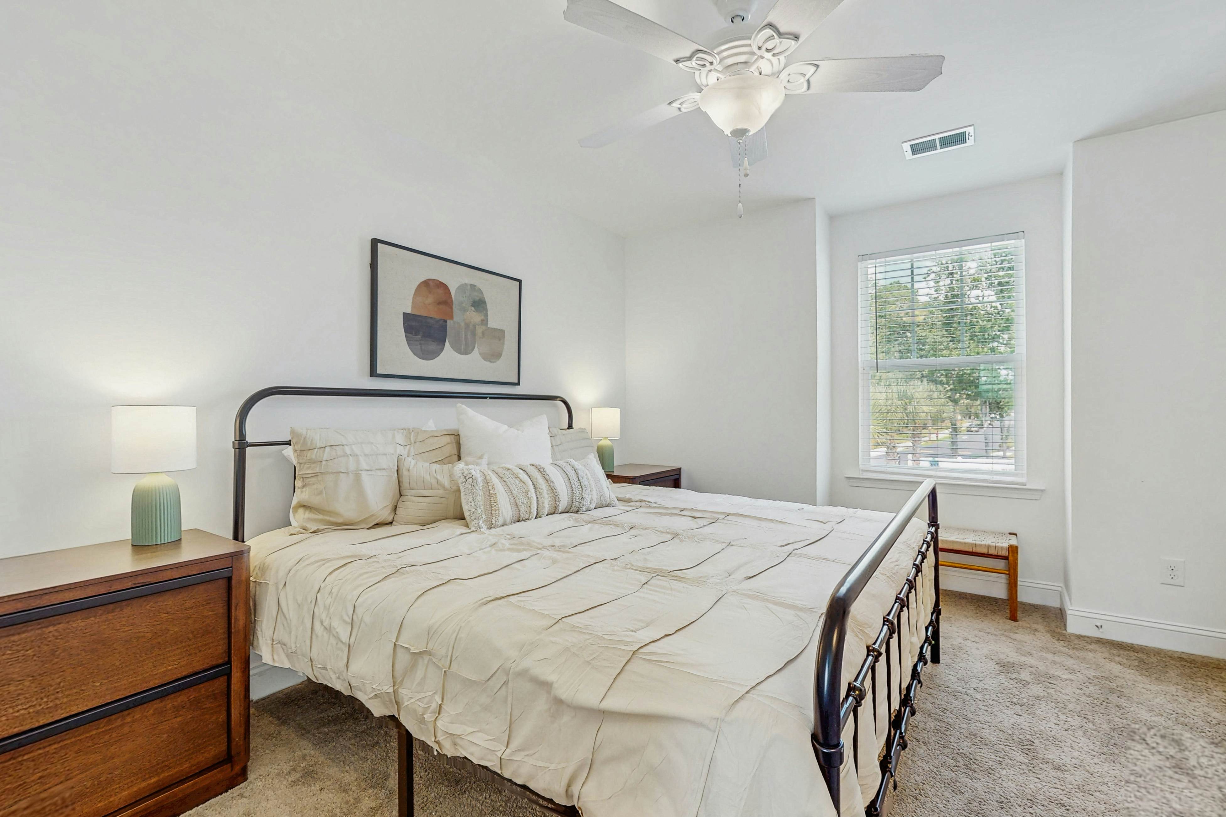 1BR loft in Pet Friendly Resort w/ pool, hot tub & parks