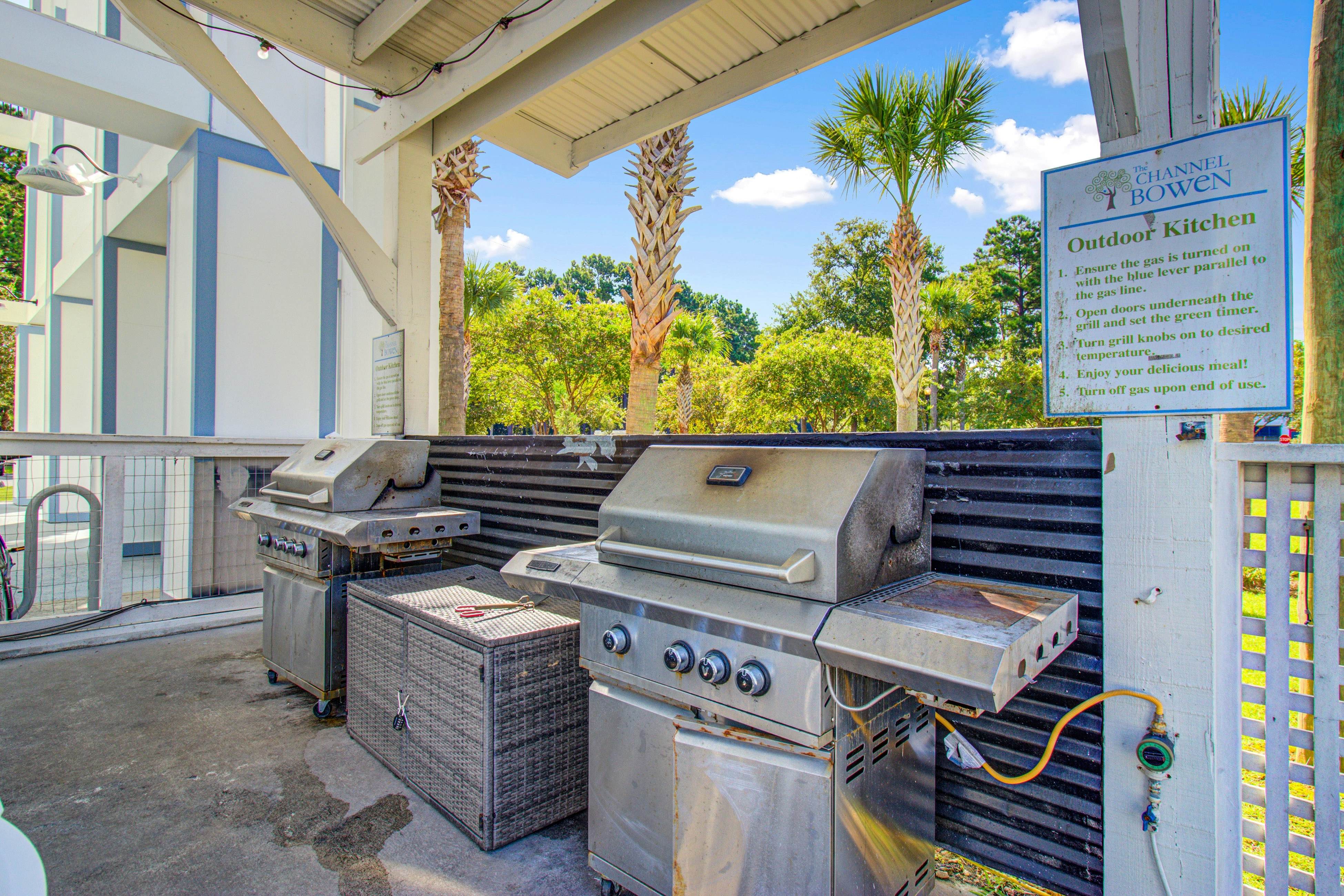 1BR loft in Pet Friendly Resort w/ pool, hot tub & parks