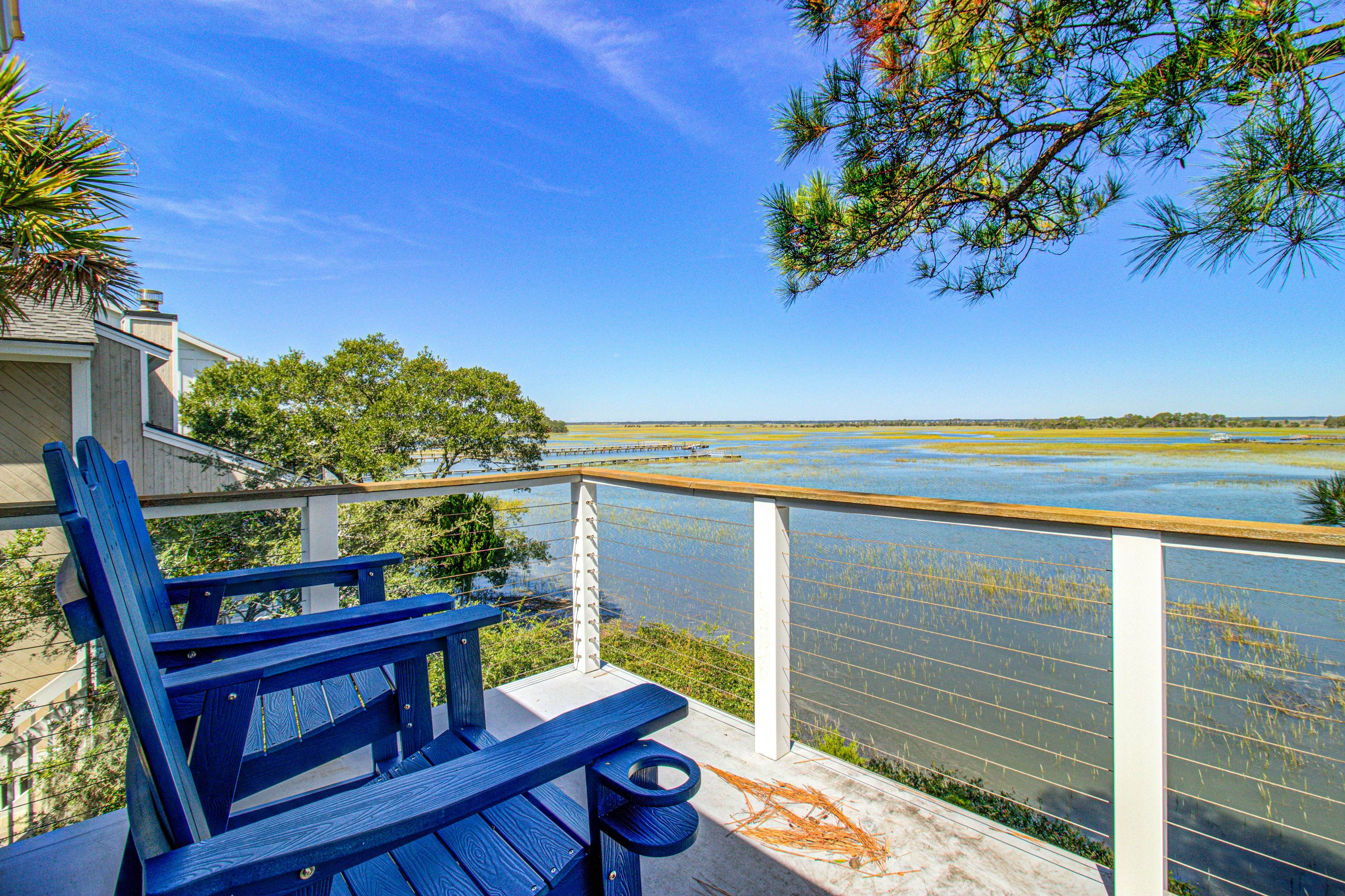 Centrally located to local attractions, close to beach access & marsh views