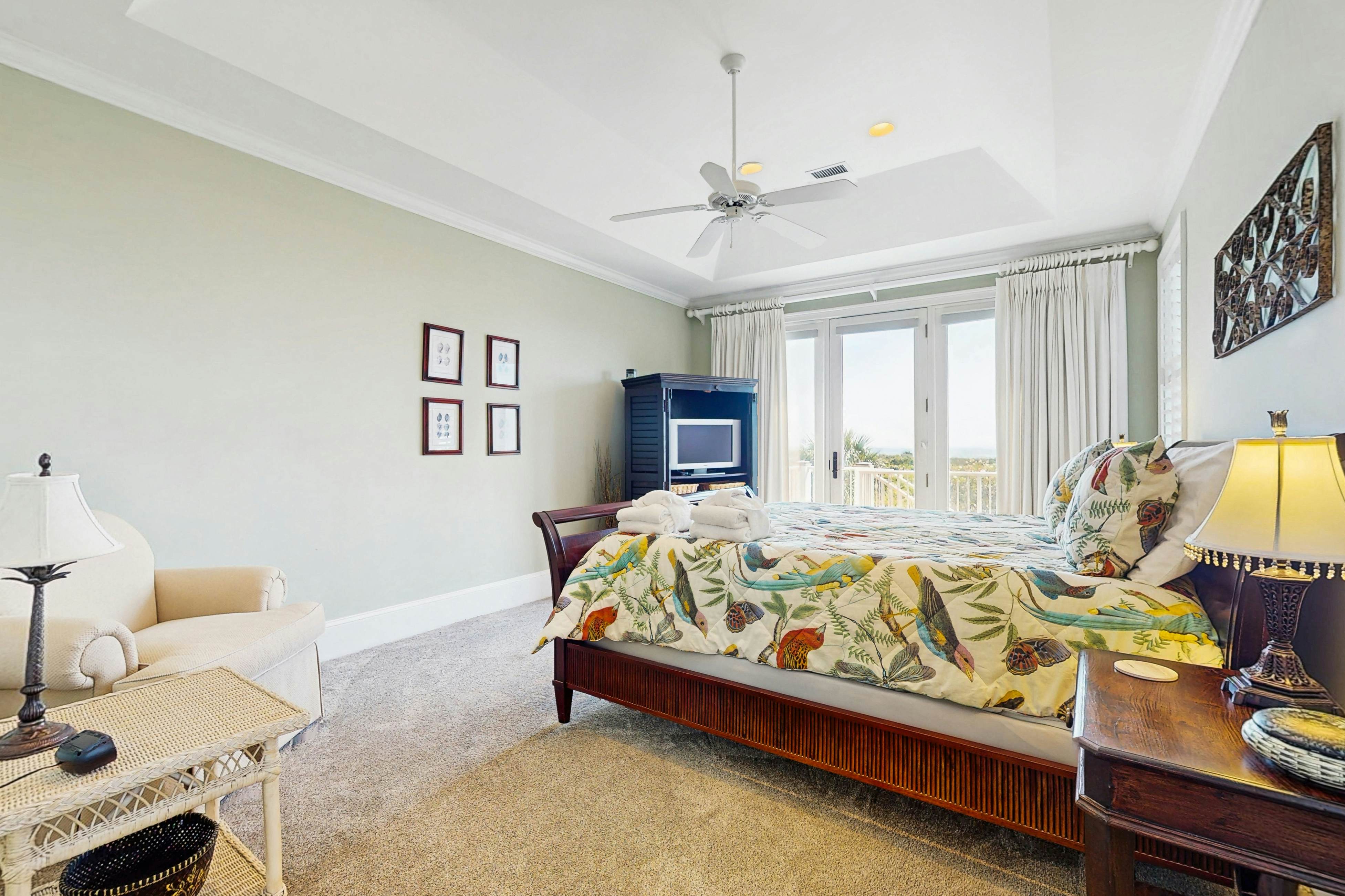 Gorgeous home with panoramic ocean views, private pool, & hot tub