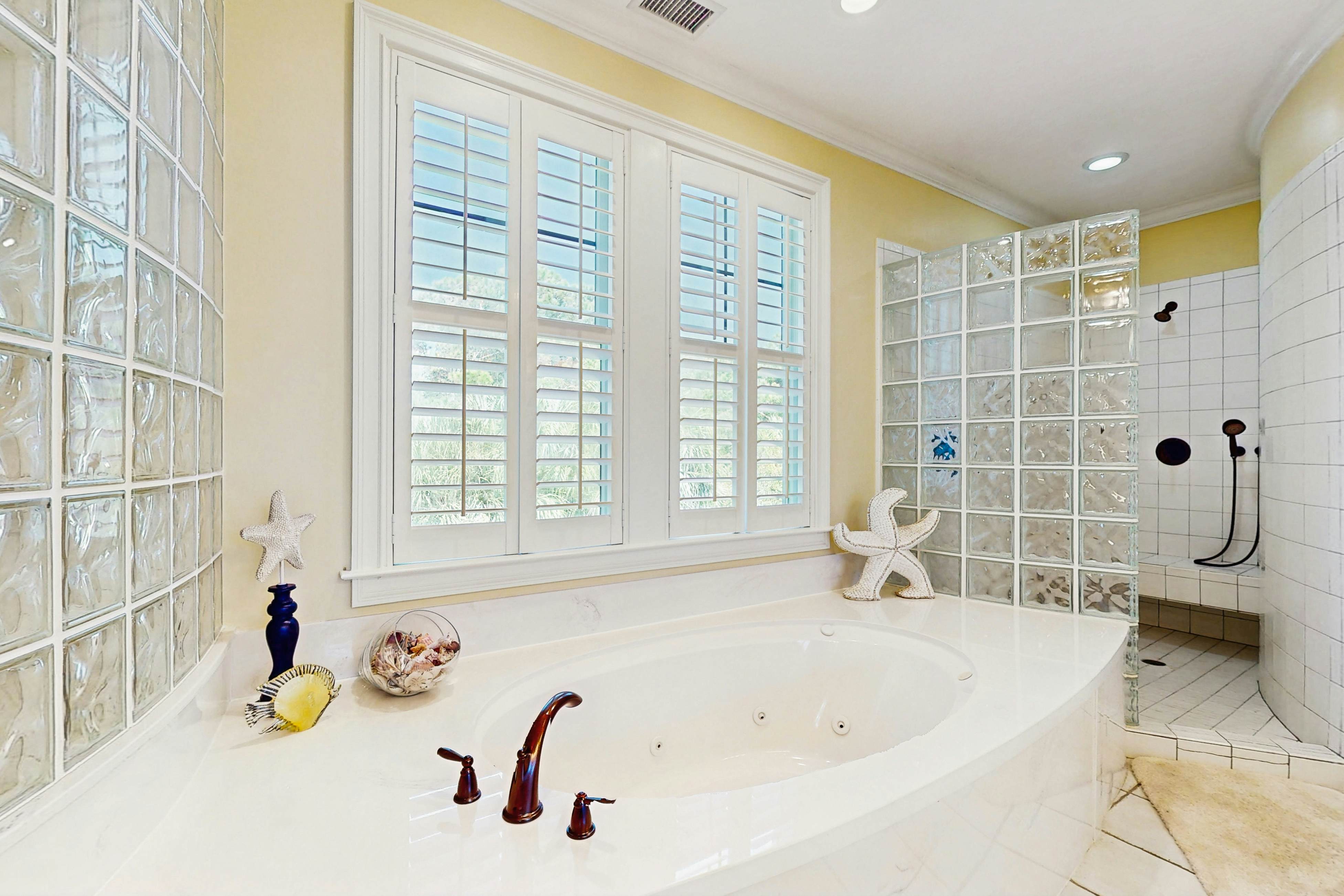 Gorgeous home with panoramic ocean views, private pool, & hot tub