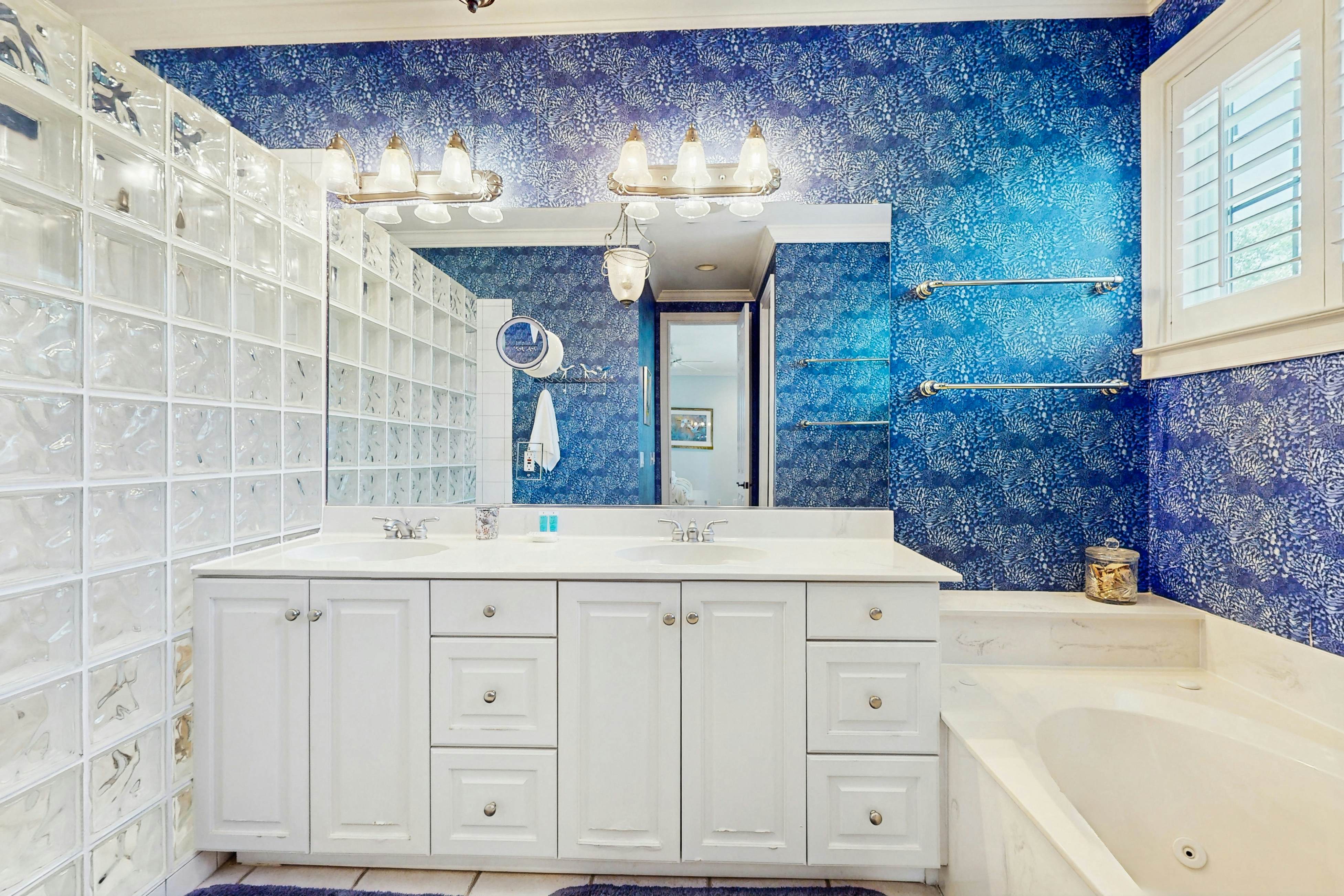 Gorgeous home with panoramic ocean views, private pool, & hot tub