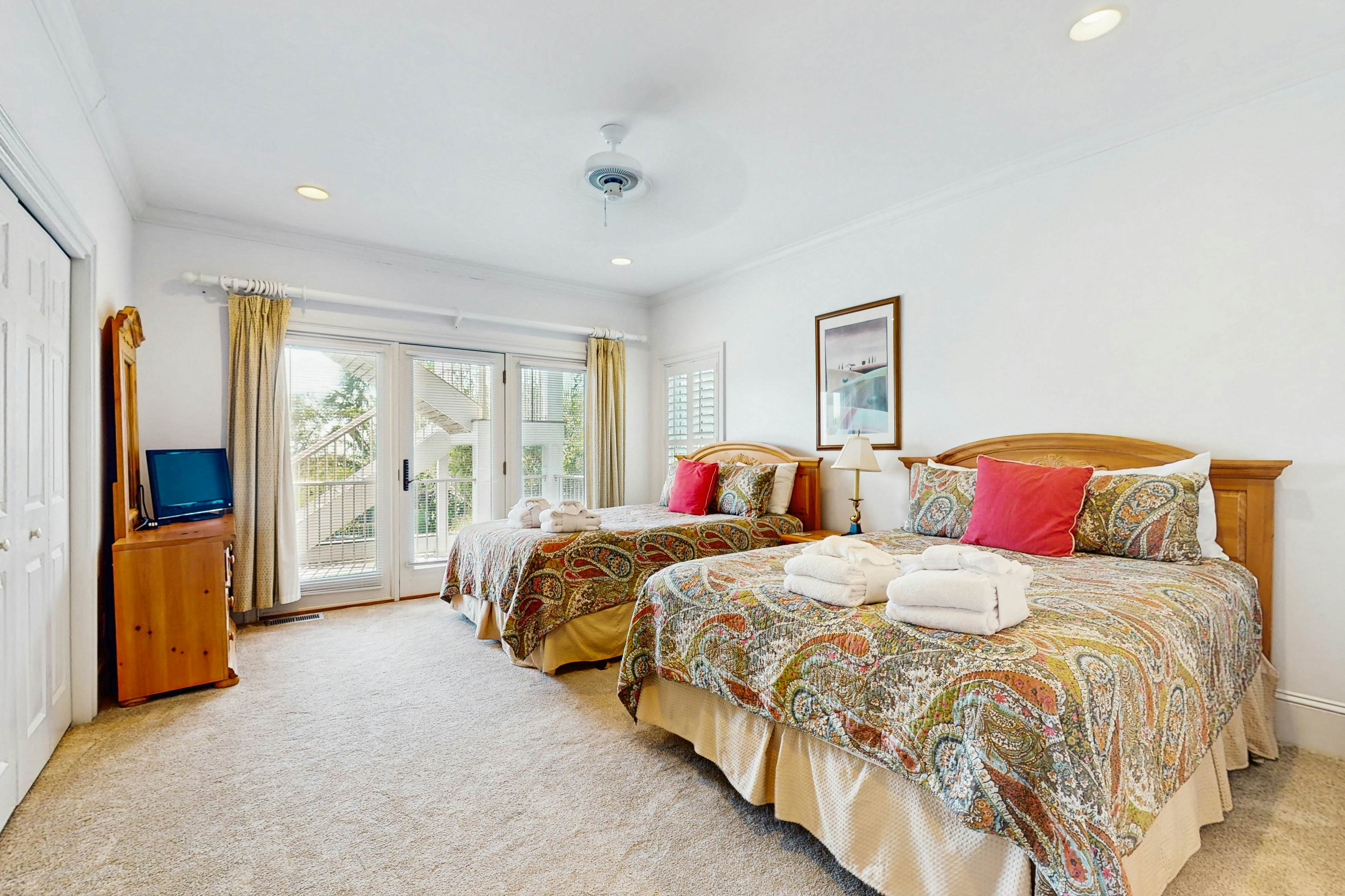 Gorgeous home with panoramic ocean views, private pool, & hot tub