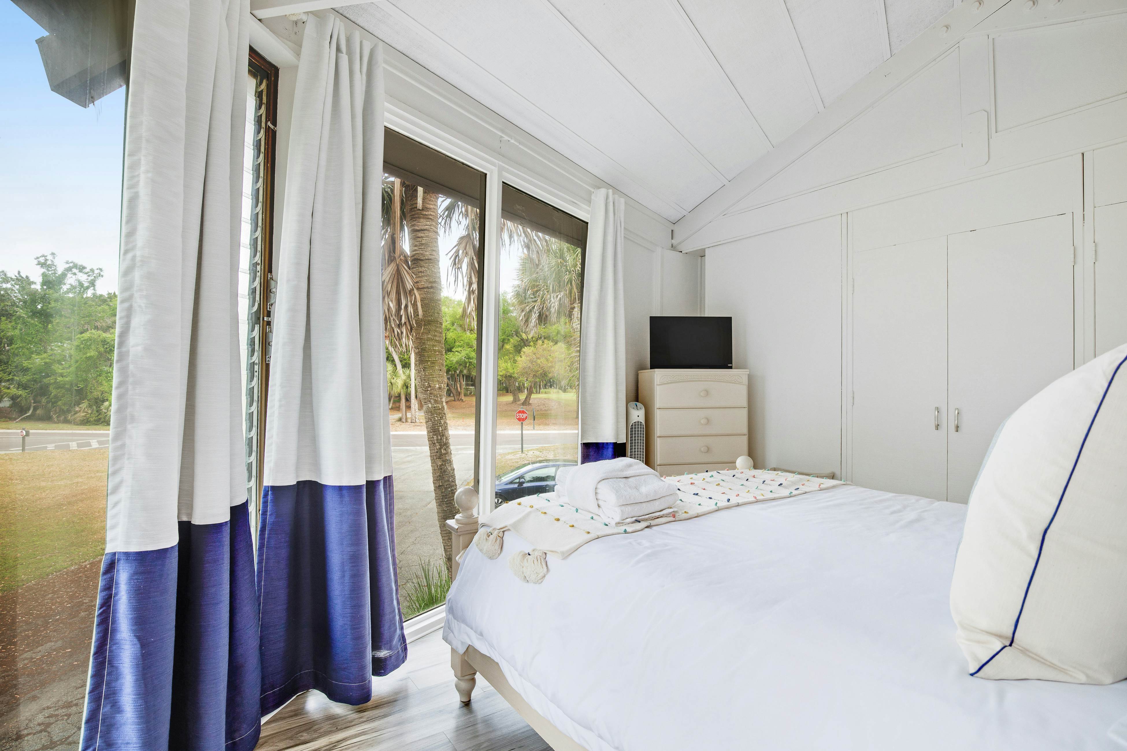 Lakefront home with lagoon view, deck & AC - close to beach, golf, & pools