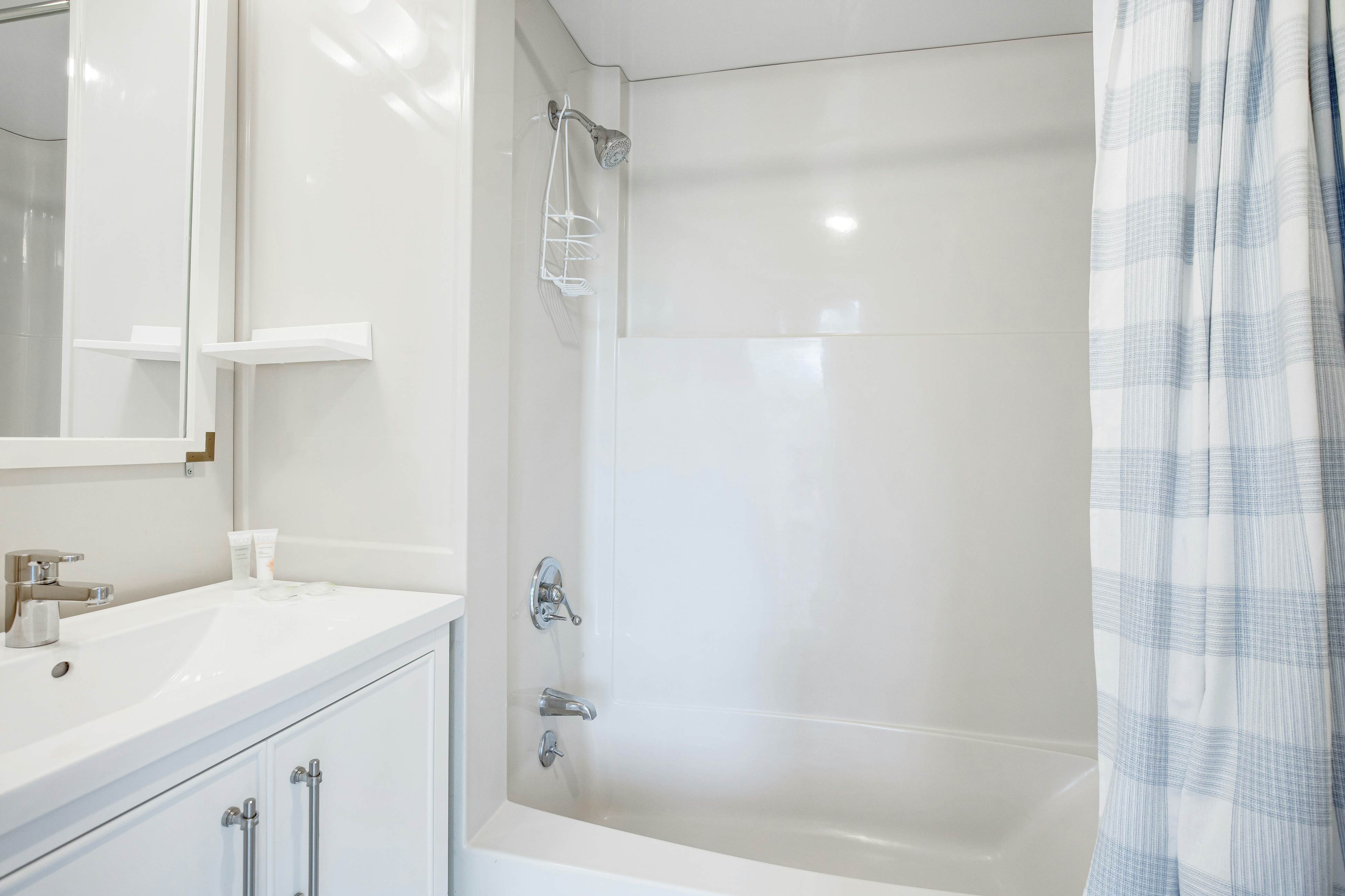 Lakefront home with lagoon view, deck & AC - close to beach, golf, & pools