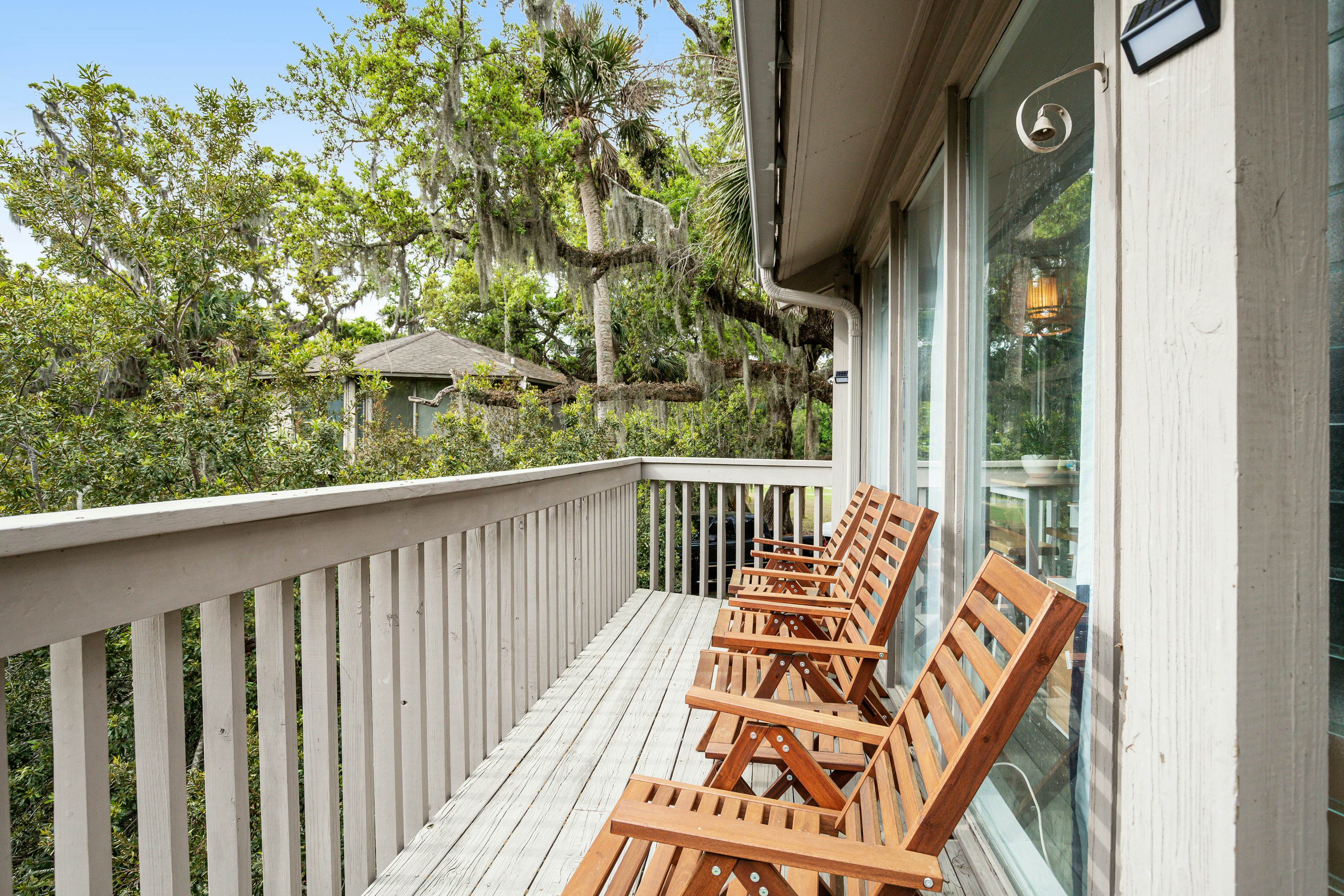 Lakefront home with lagoon view, deck & AC - close to beach, golf, & pools