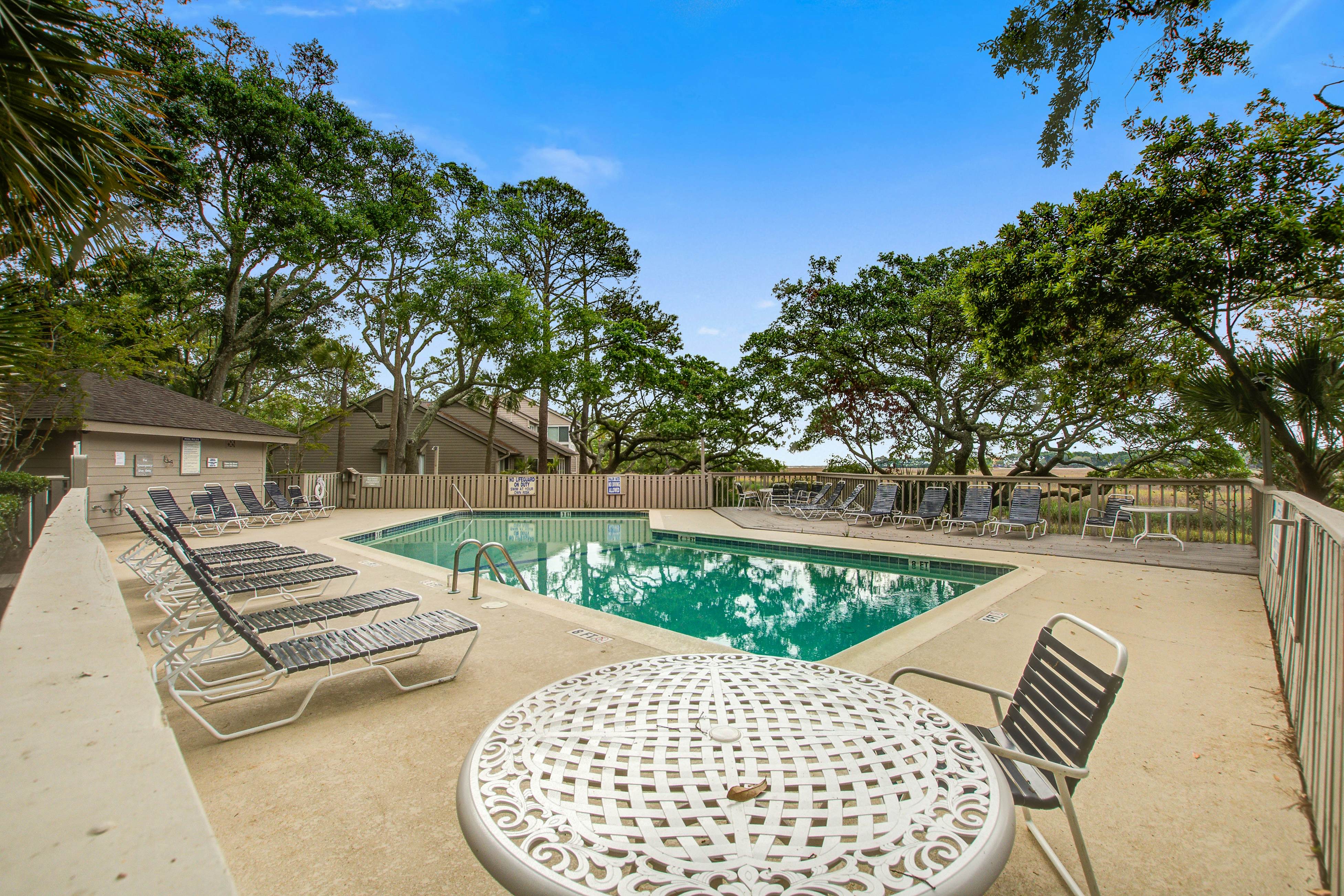 Dog friendly villa with marsh and tidal creek views - access to community pool