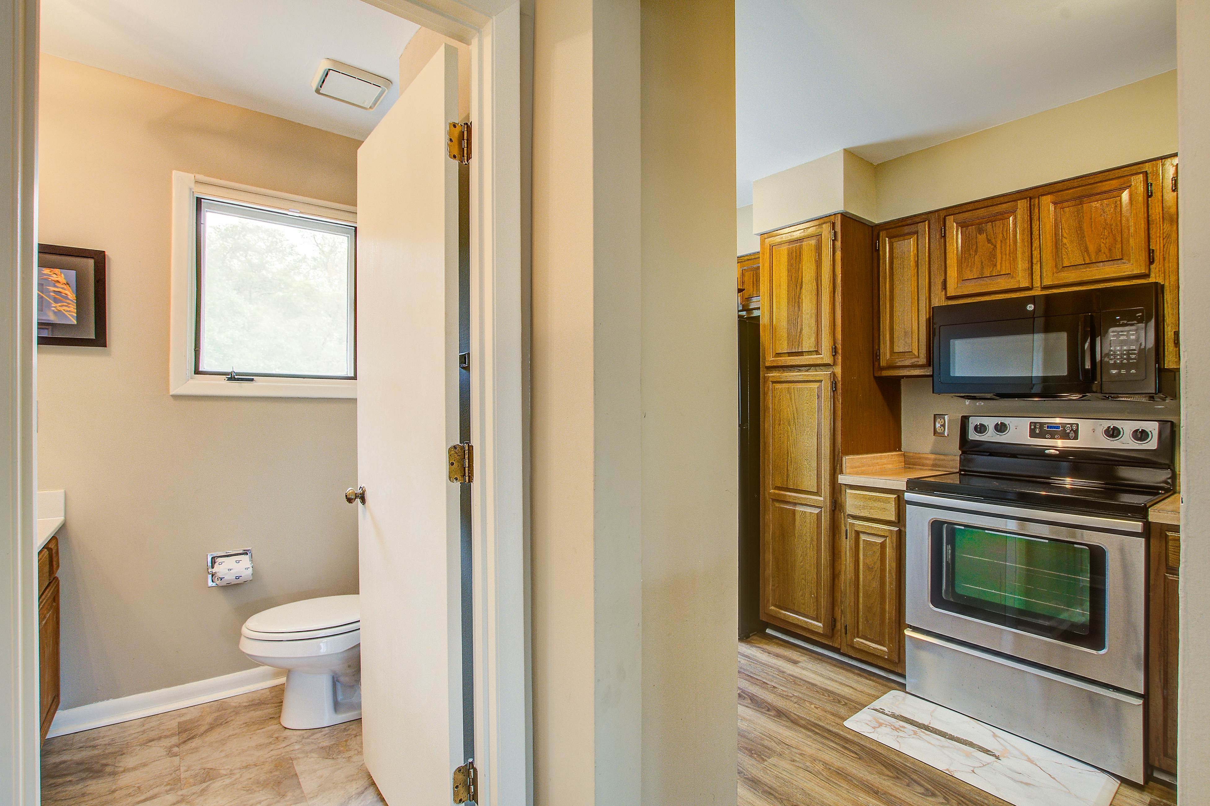 Dog friendly villa with marsh and tidal creek views - access to community pool