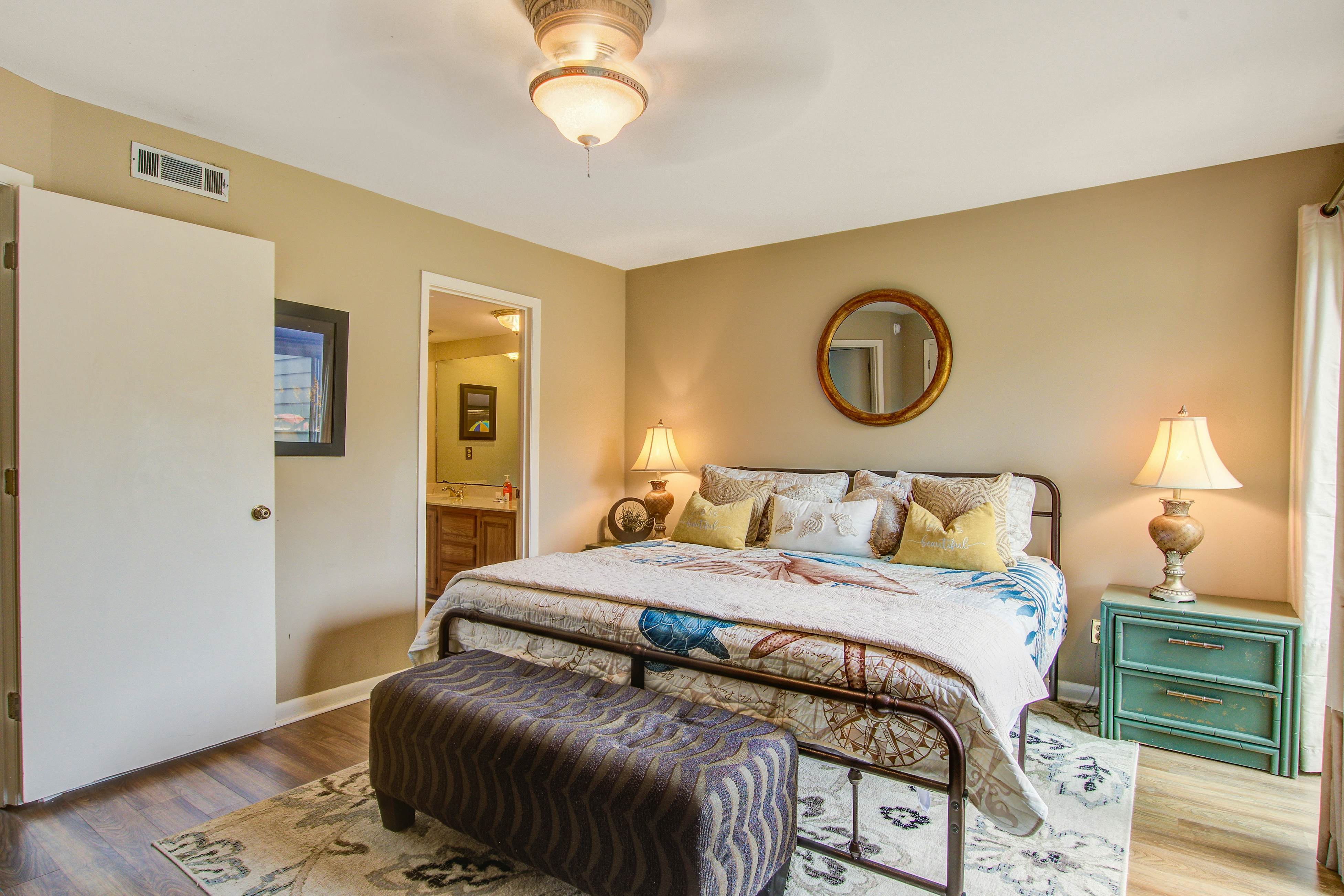 Dog friendly villa with marsh and tidal creek views - access to community pool