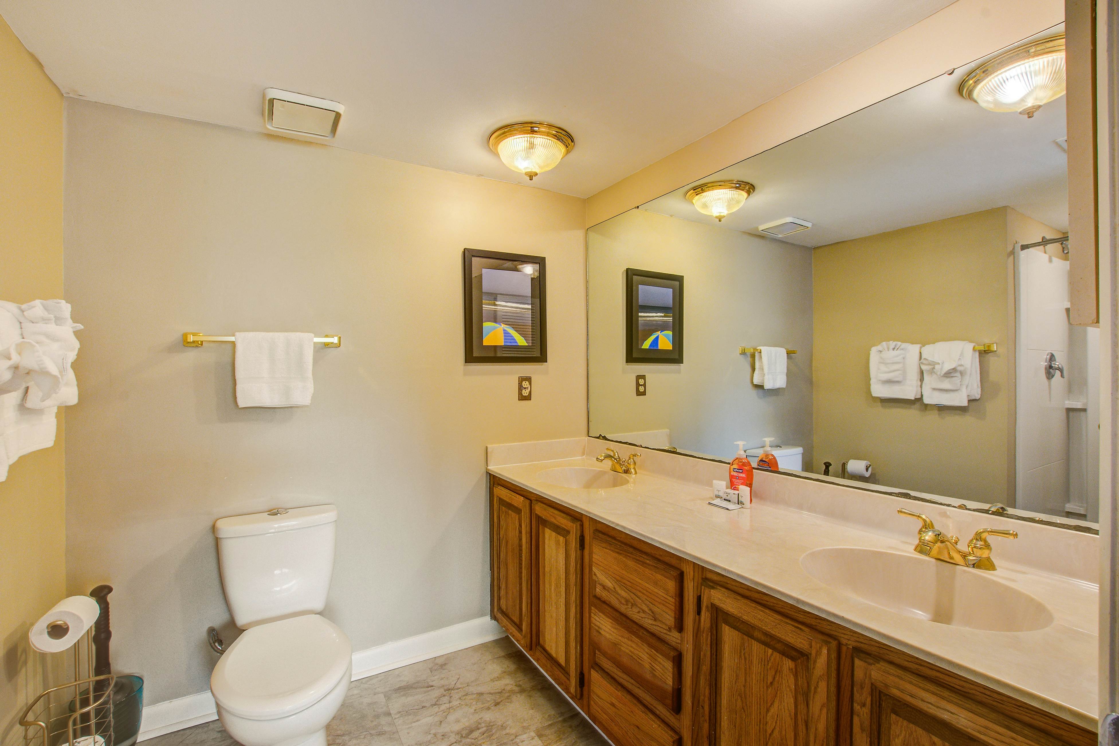 Dog friendly villa with marsh and tidal creek views - access to community pool