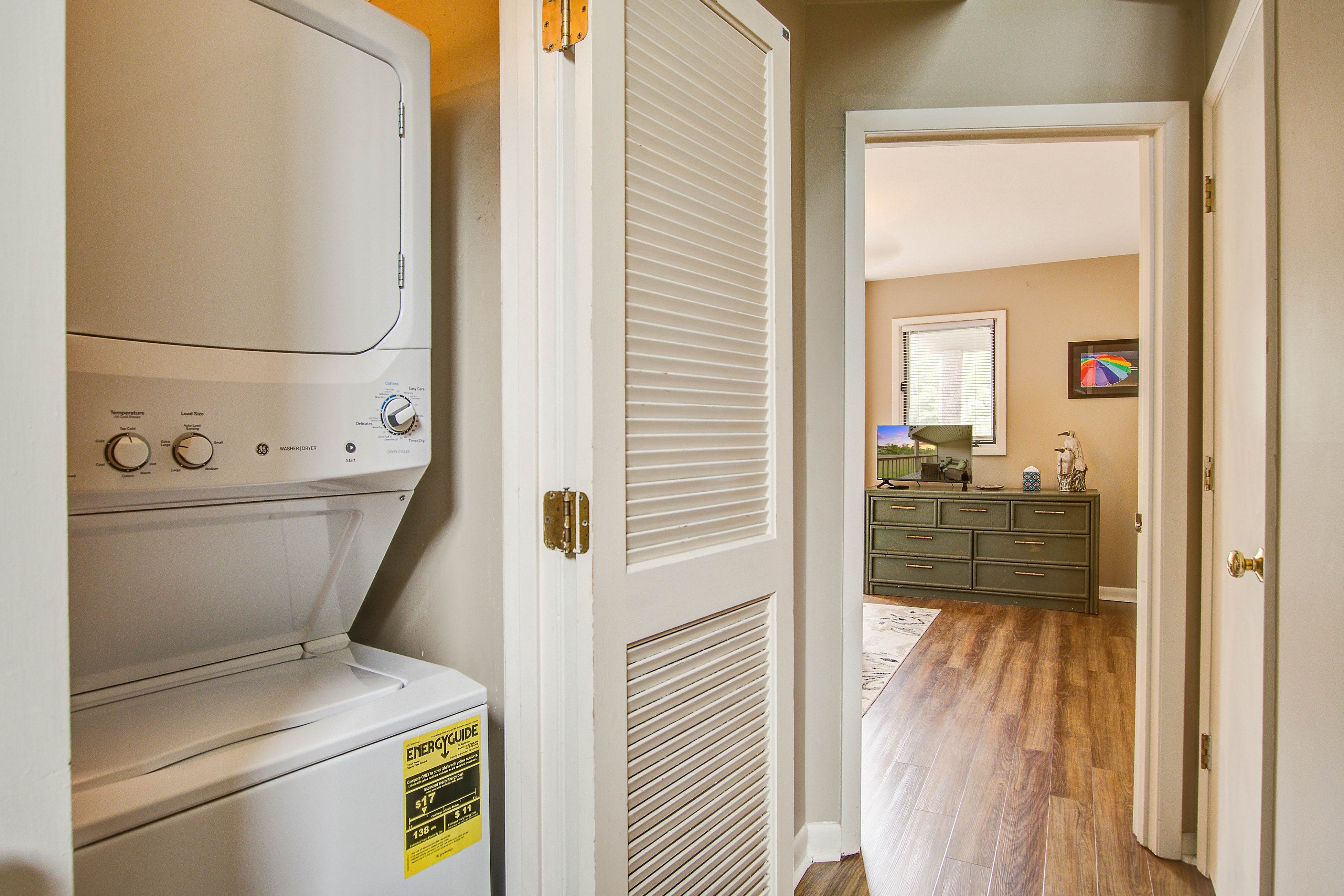 Dog friendly villa with marsh and tidal creek views - access to community pool