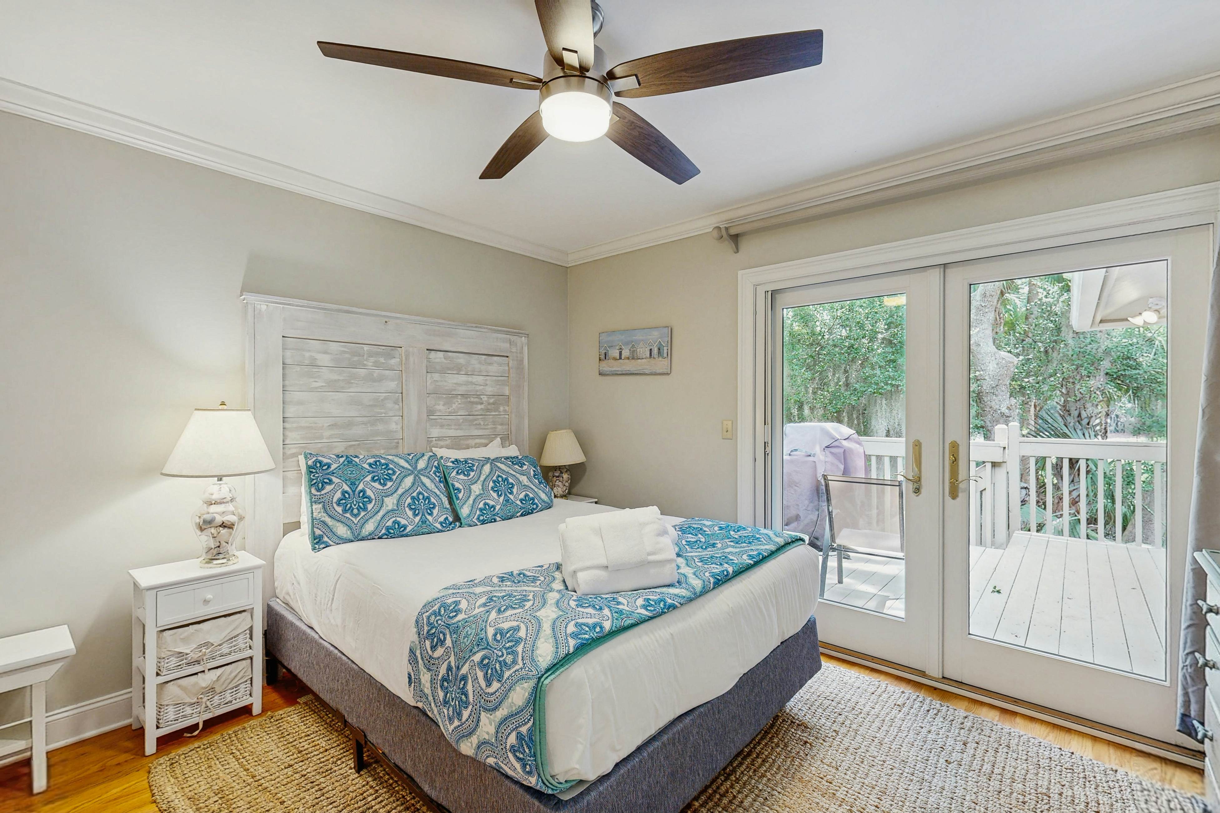 Spacious cottage with pool, tennis courts, gym facility & more