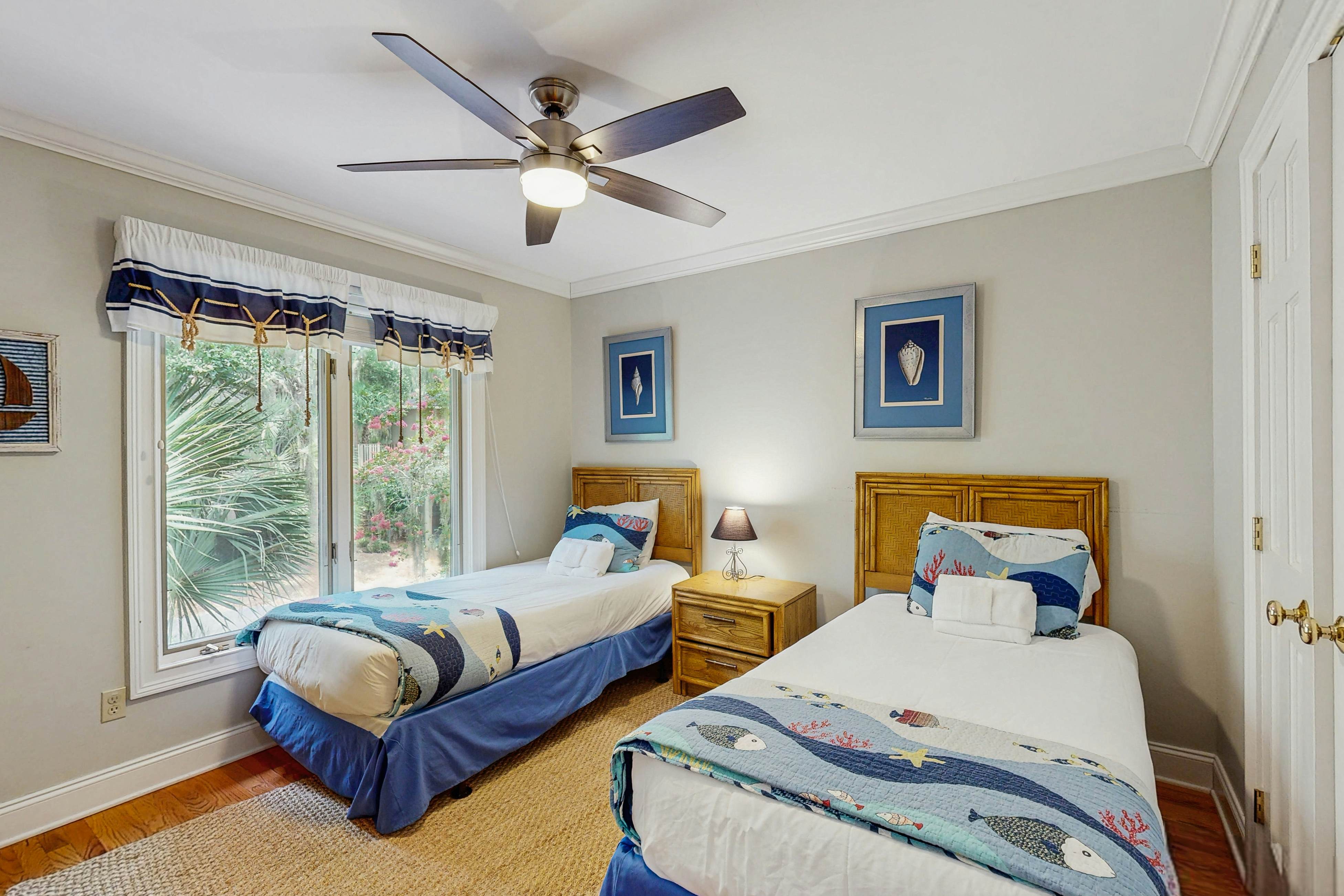 Spacious cottage with pool, tennis courts, gym facility & more