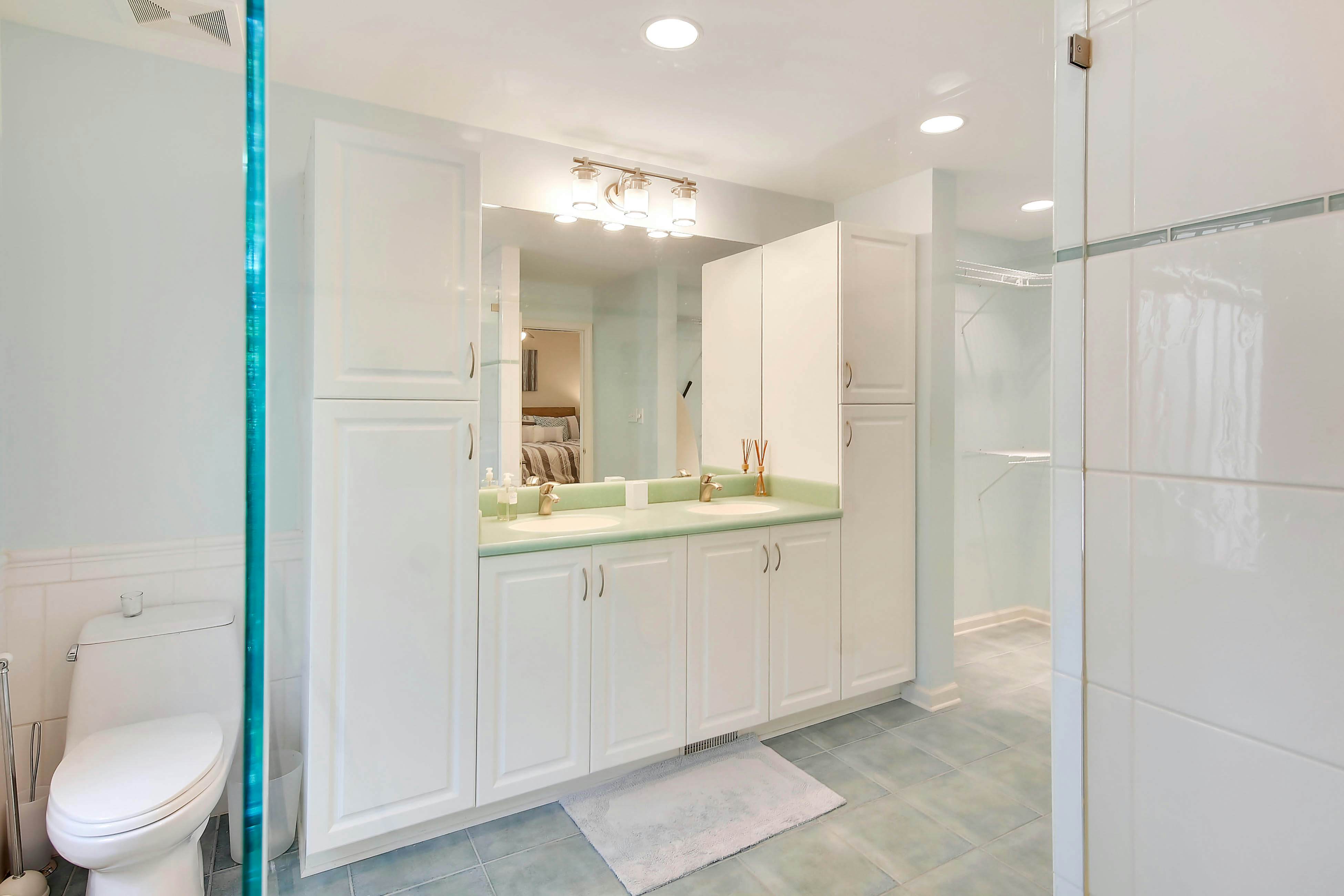 Dog-friendly home with large deck, on-site pools, tennis & Beach Club