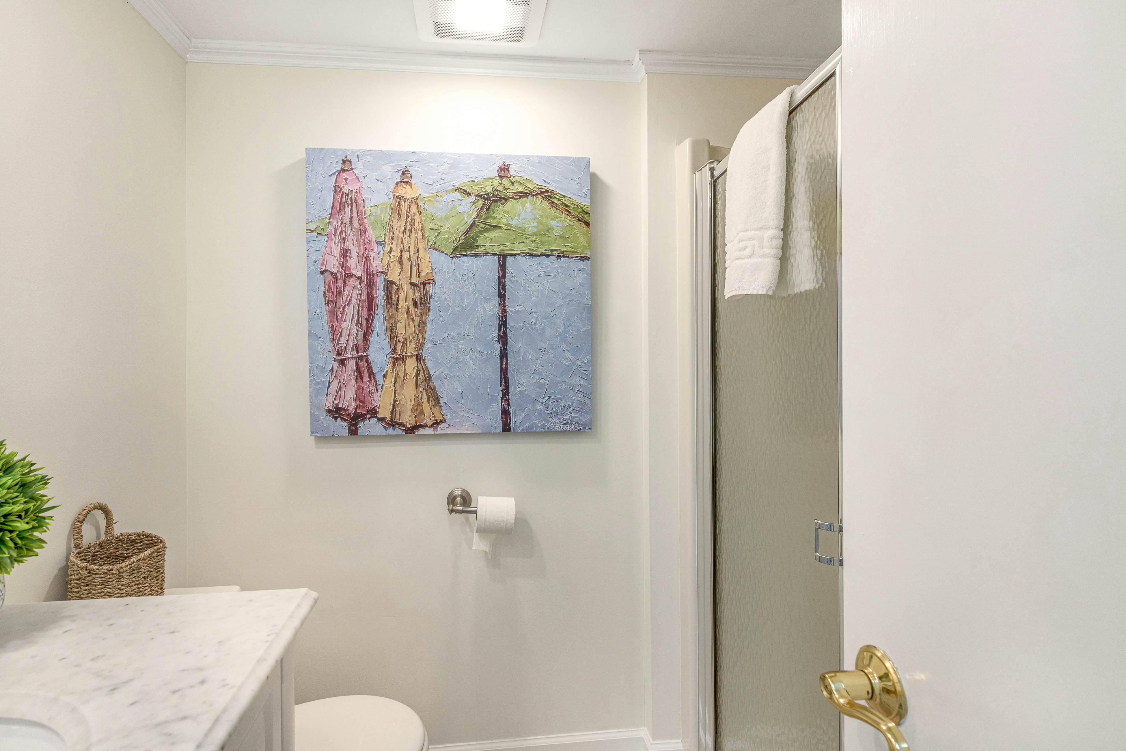 2nd floor villa with water views, lovely balcony & w/d - walk to Beach Club