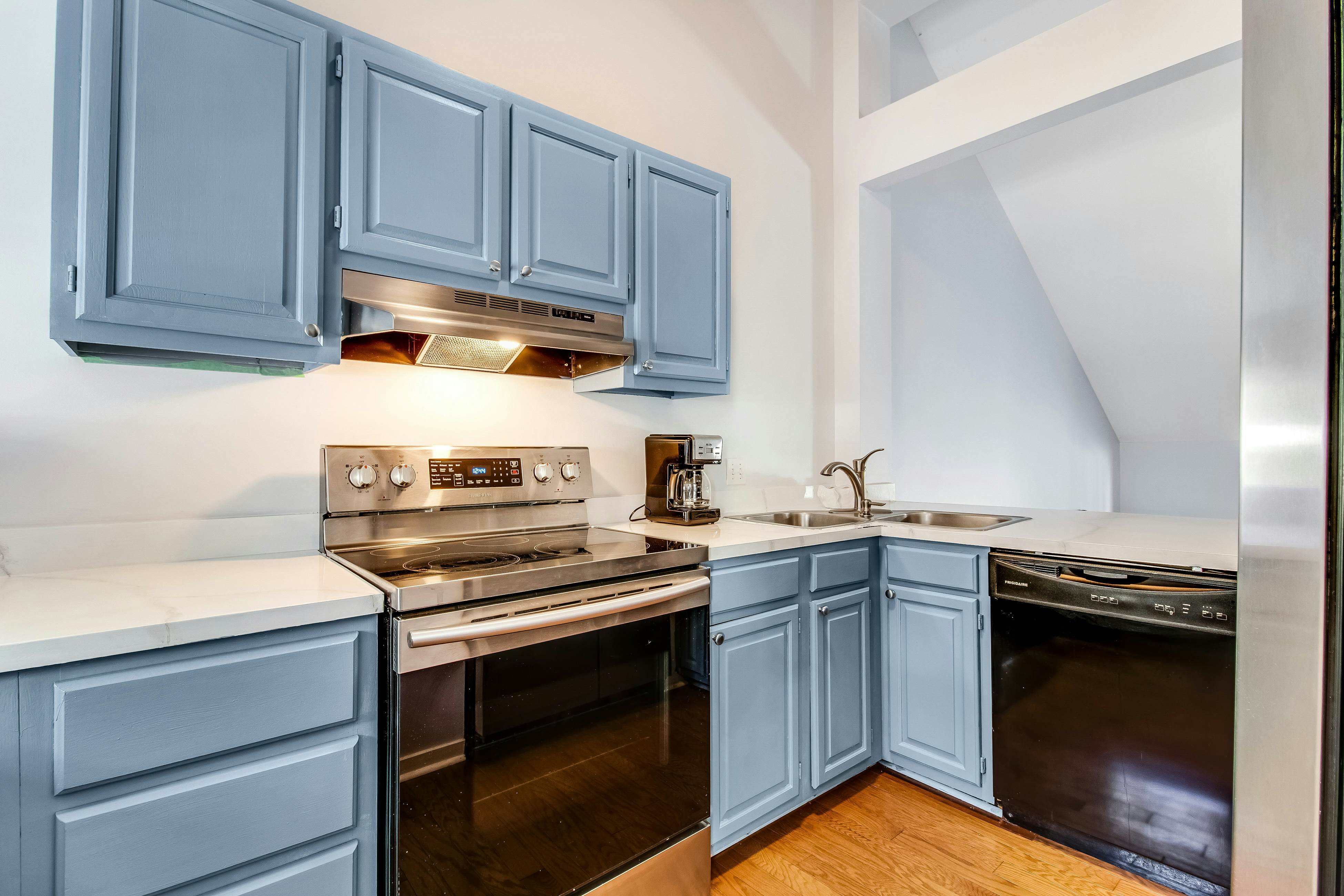 Three-level marsh-front villa with screened porch - walk to all amenities