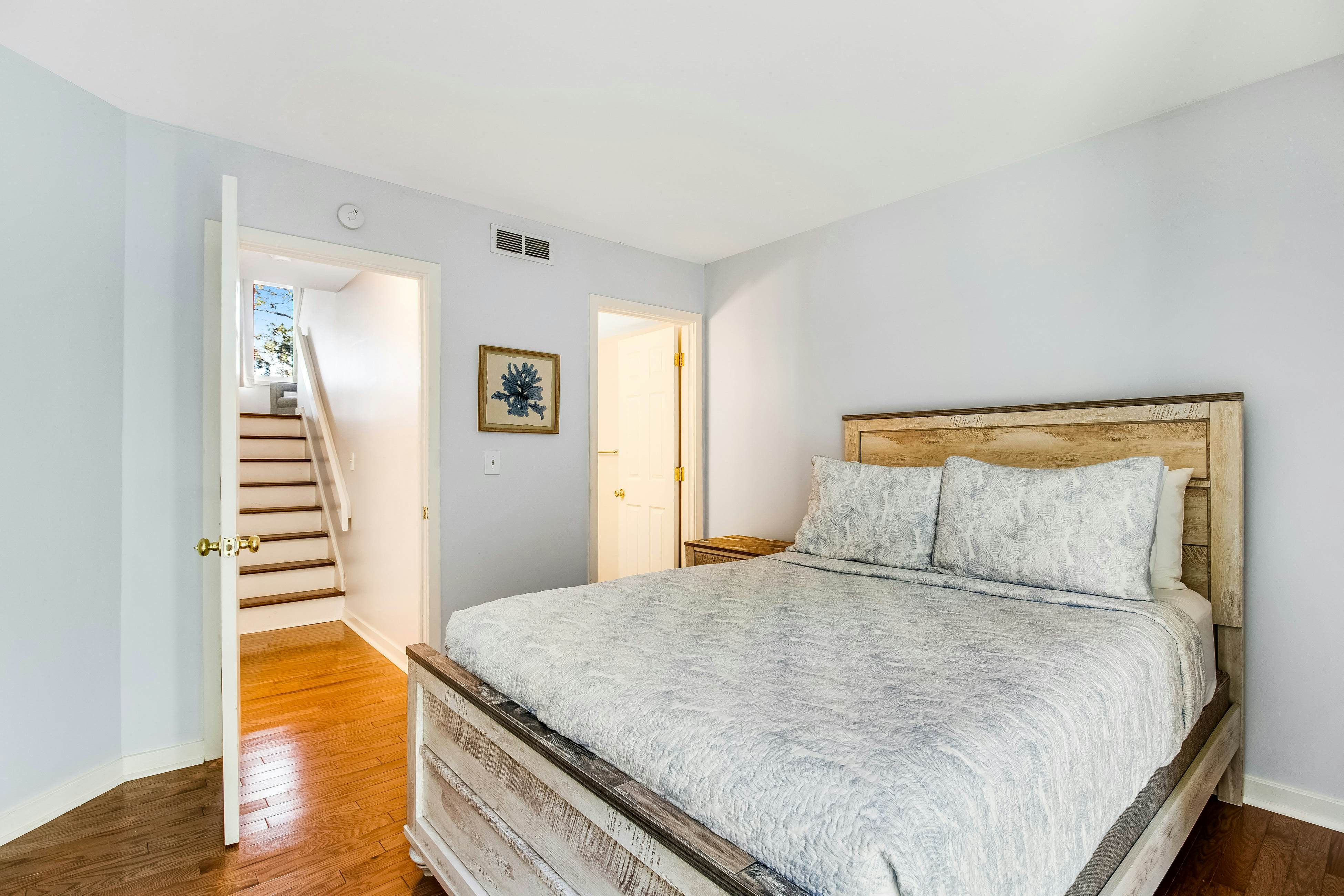 Three-level marsh-front villa with screened porch - walk to all amenities