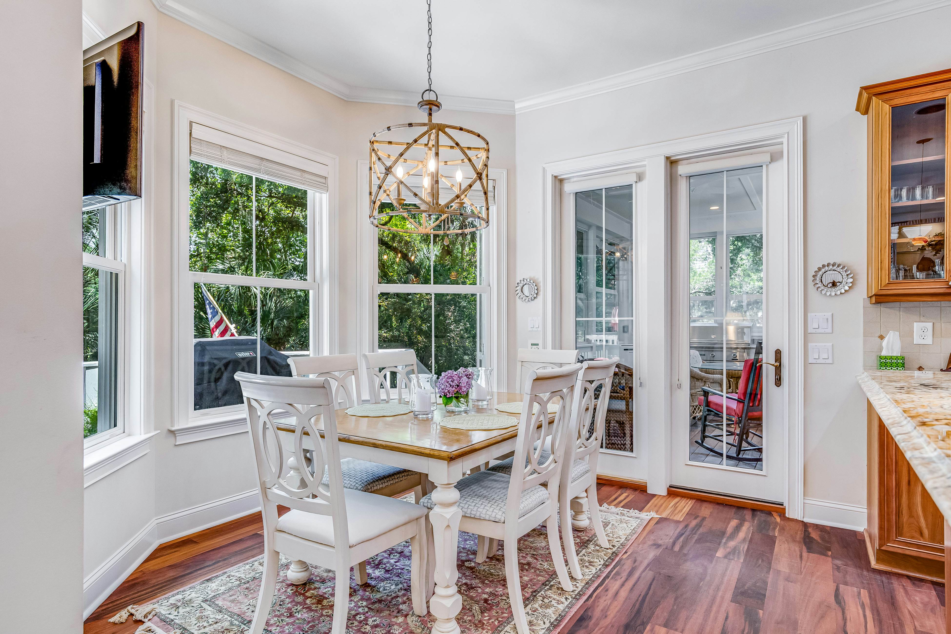 Expansive Home with Shared Pools, High-Speed WiFi, Central AC, & Washer/Dryer