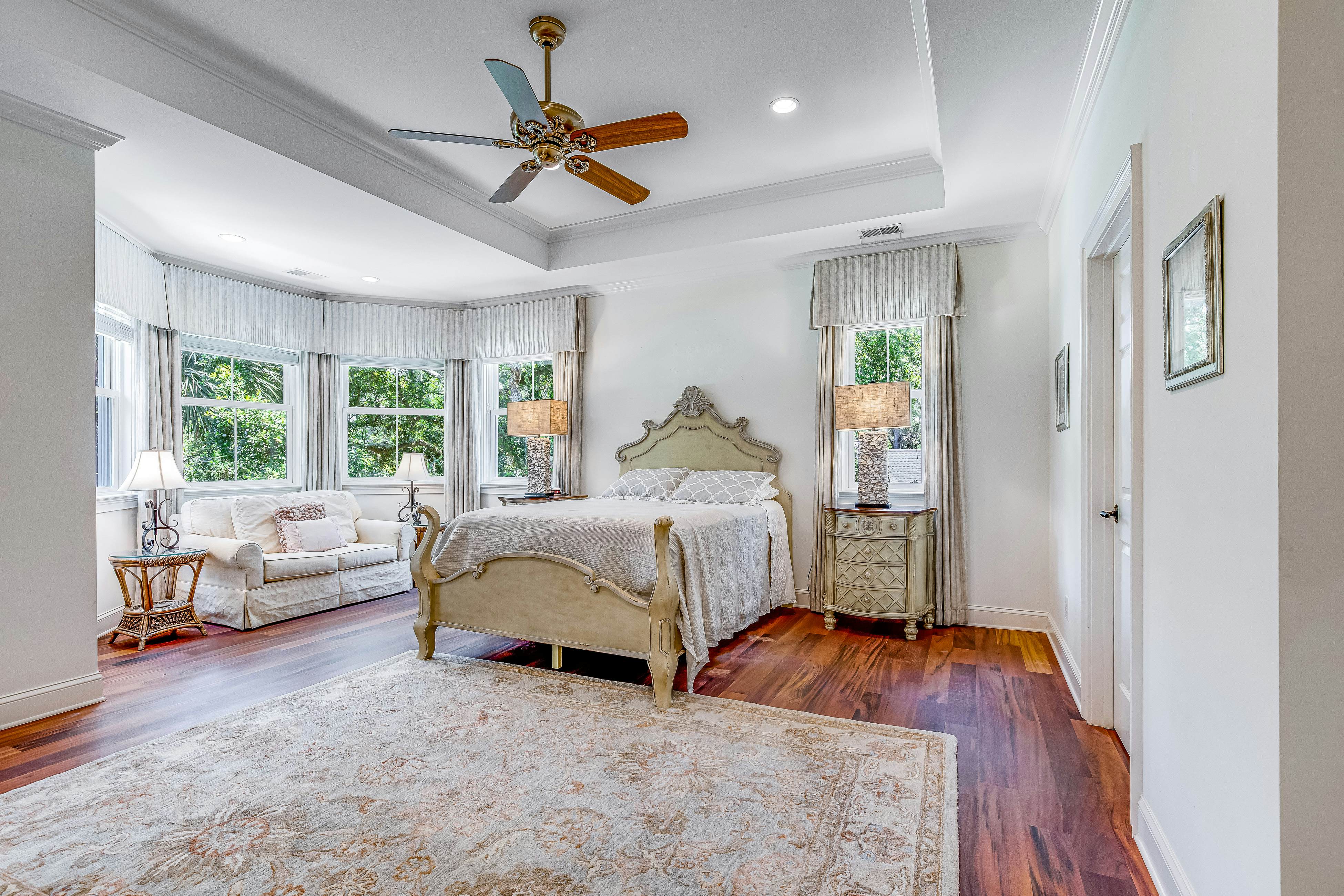 Expansive Home with Shared Pools, High-Speed WiFi, Central AC, & Washer/Dryer