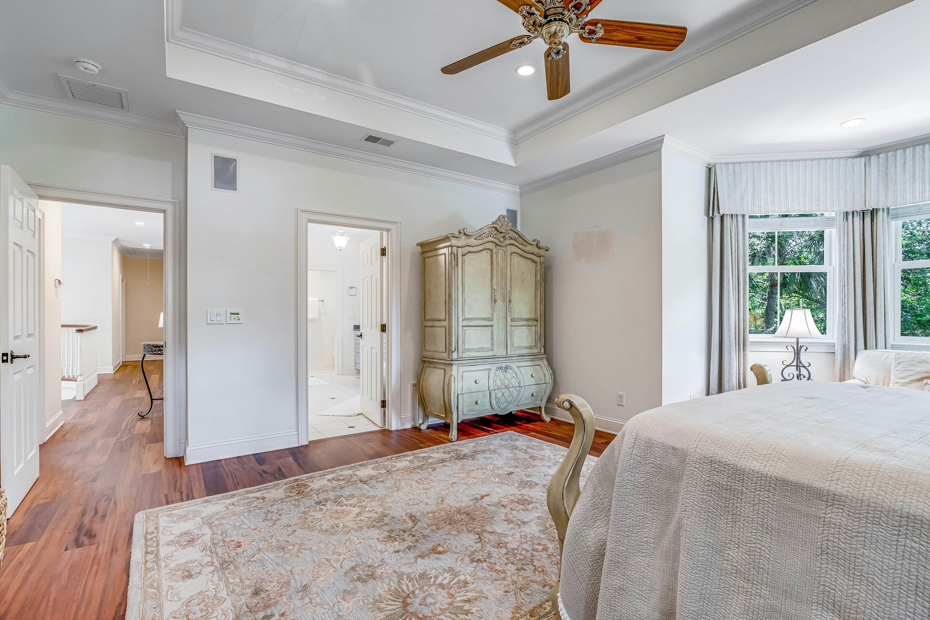 Expansive Home with Shared Pools, High-Speed WiFi, Central AC, & Washer/Dryer