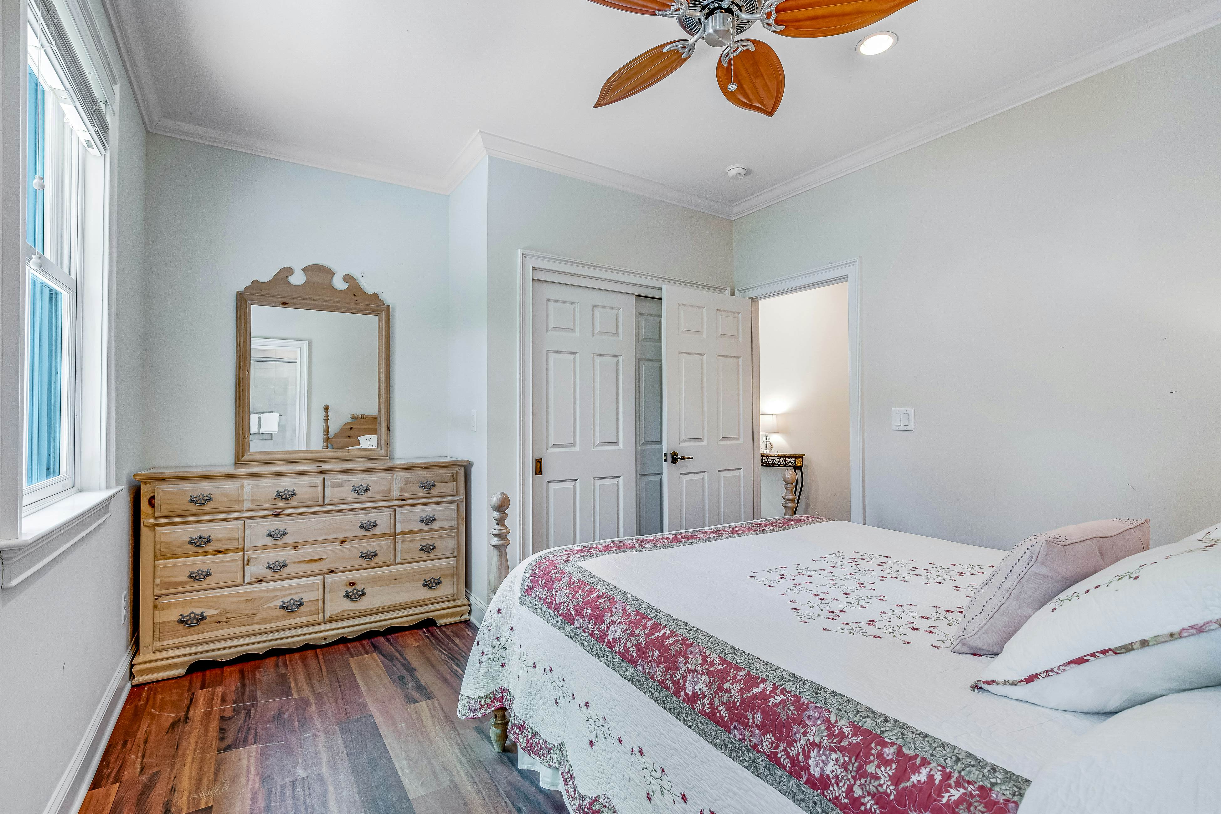 Expansive Home with Shared Pools, High-Speed WiFi, Central AC, & Washer/Dryer