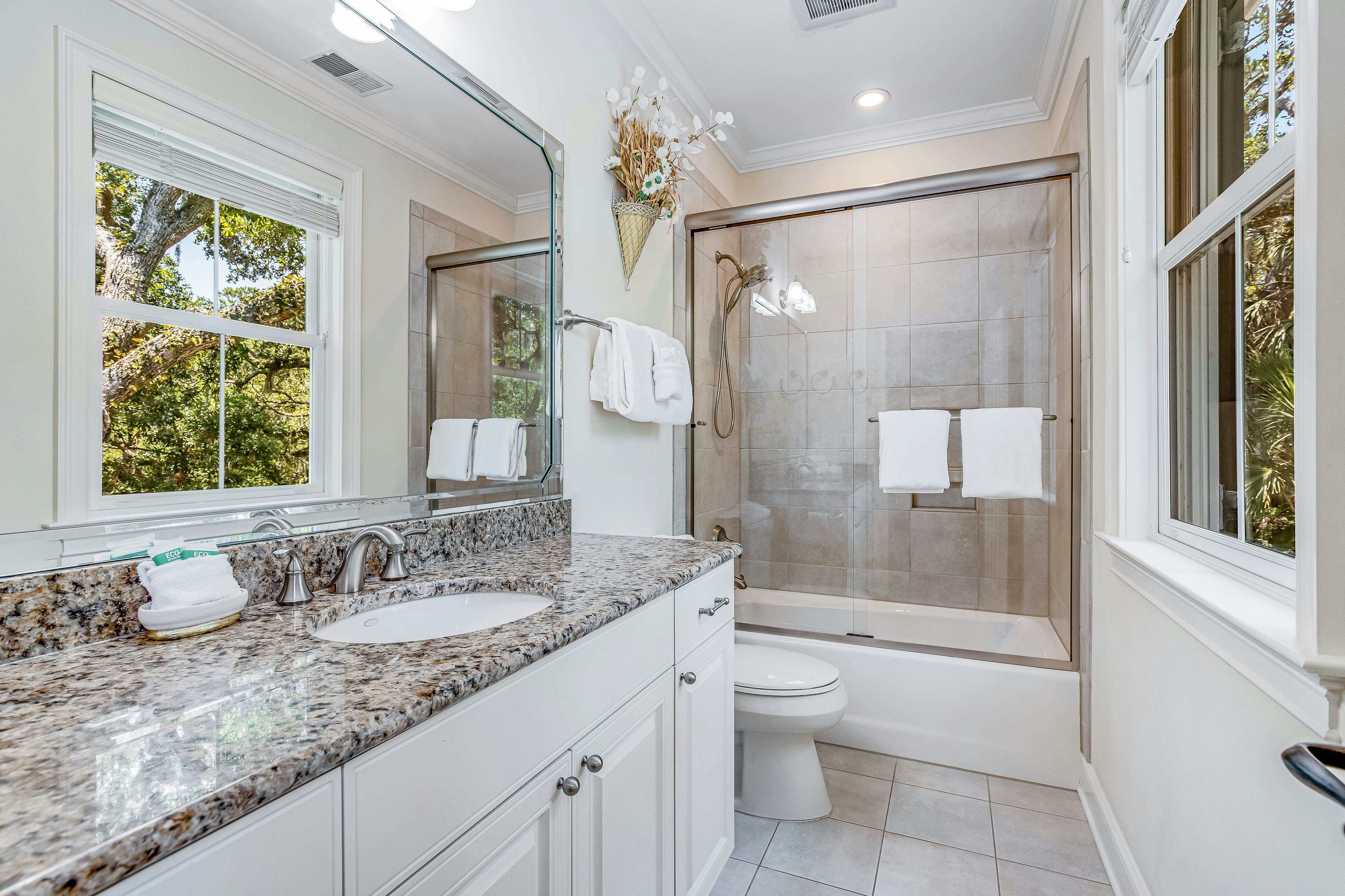 Expansive Home with Shared Pools, High-Speed WiFi, Central AC, & Washer/Dryer