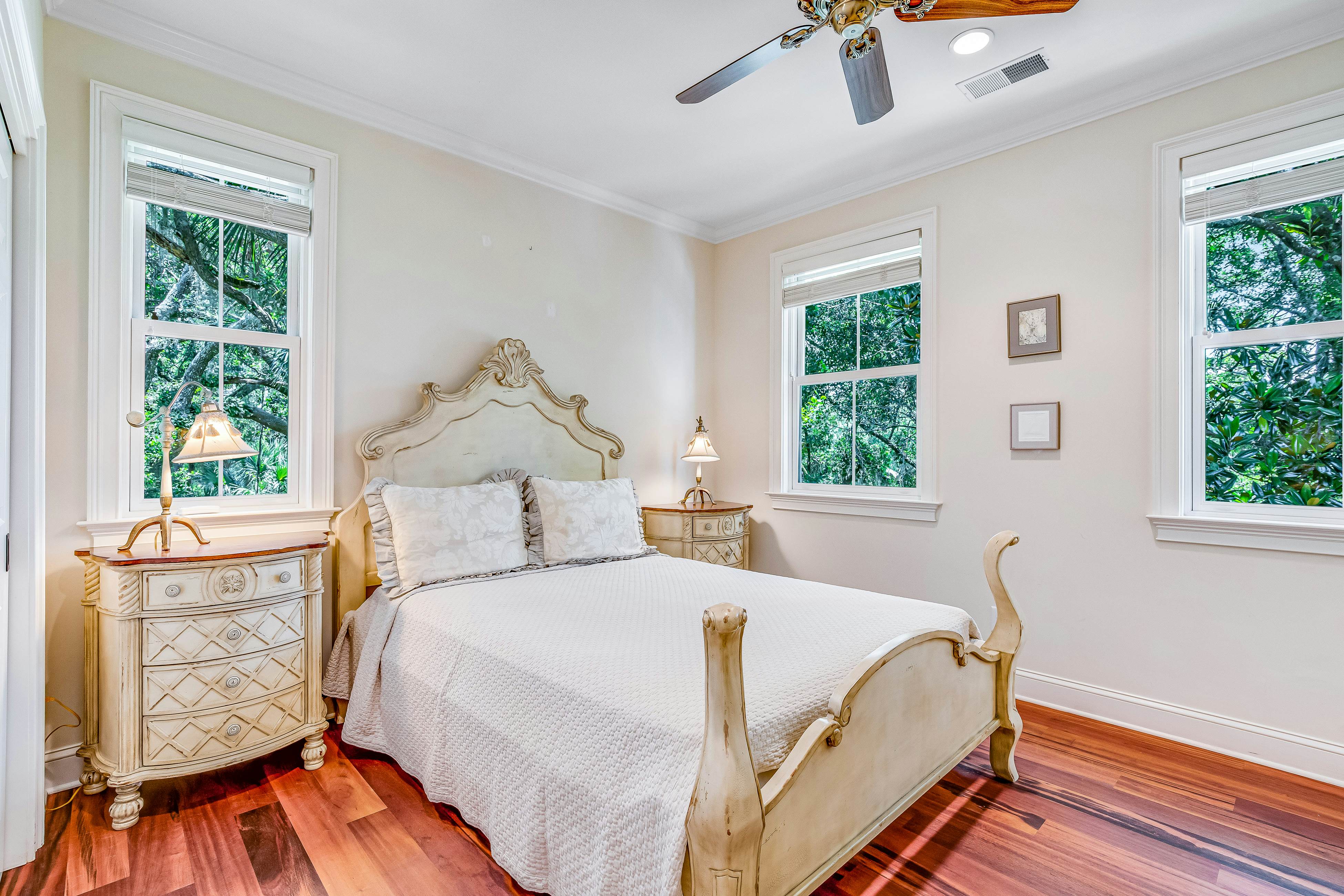 Expansive Home with Shared Pools, High-Speed WiFi, Central AC, & Washer/Dryer