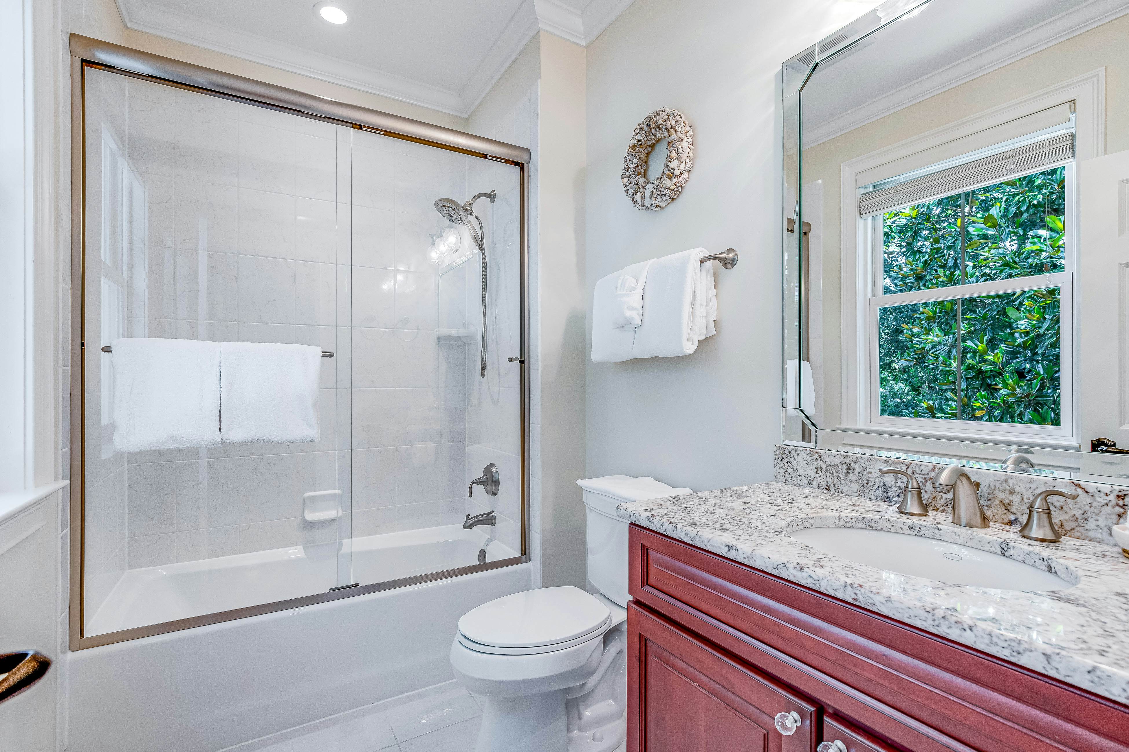 Expansive Home with Shared Pools, High-Speed WiFi, Central AC, & Washer/Dryer